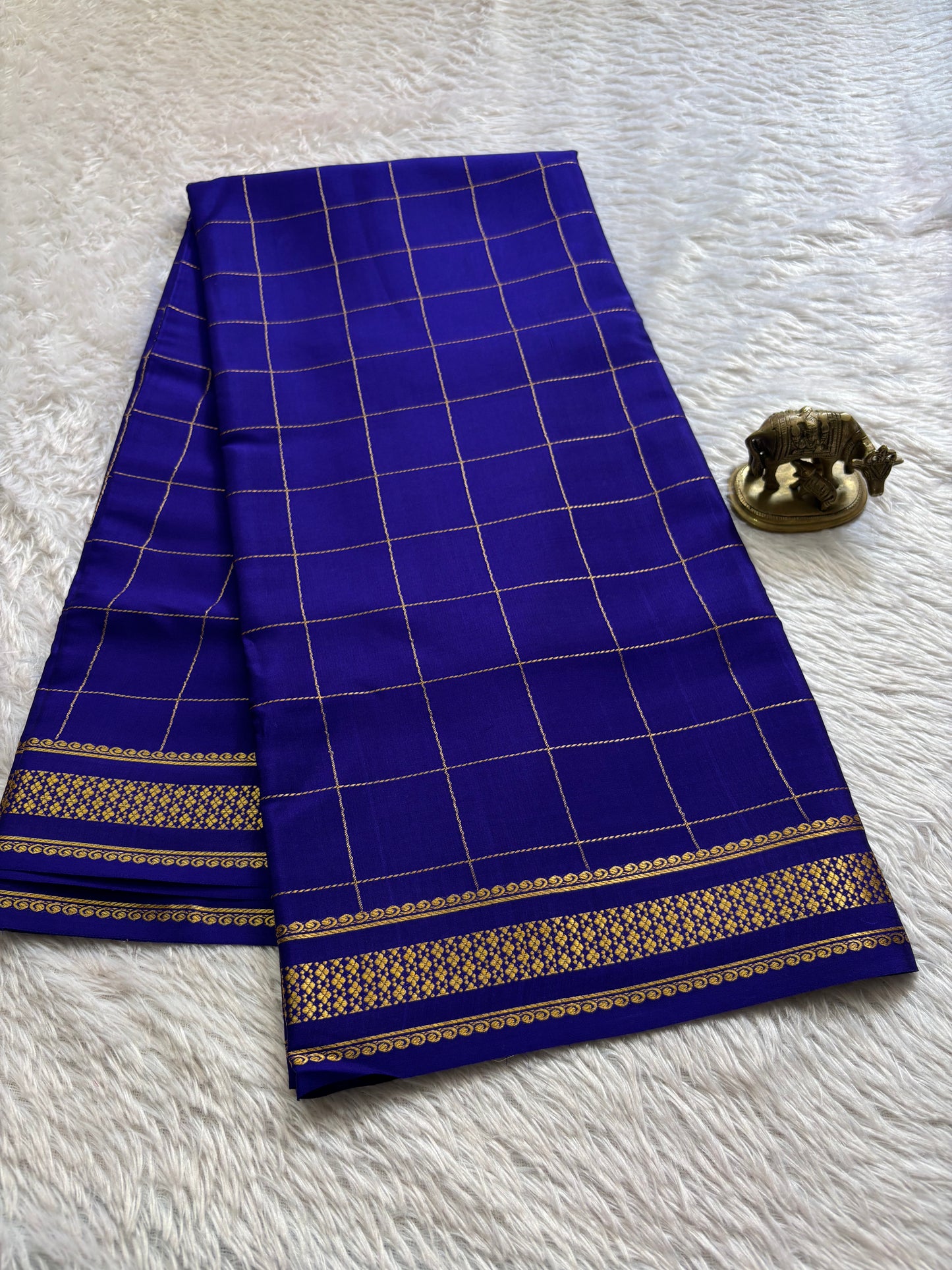 Madhavi : Solid Dark blue