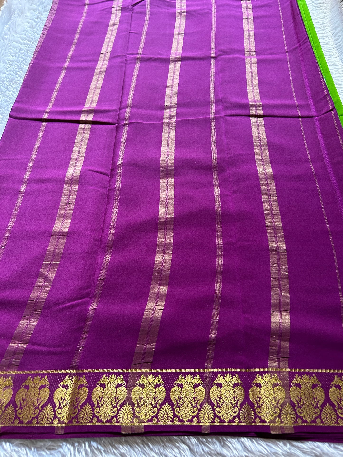 Veera (2D) : Parrot green-magenta