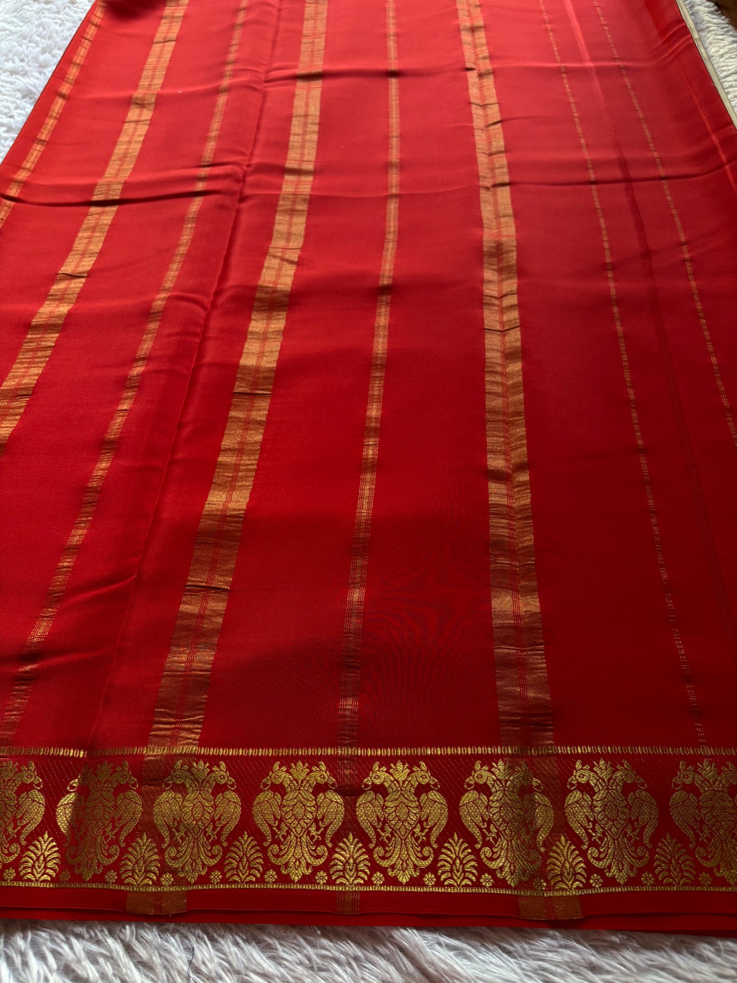 Veera (2D) : Off white-red