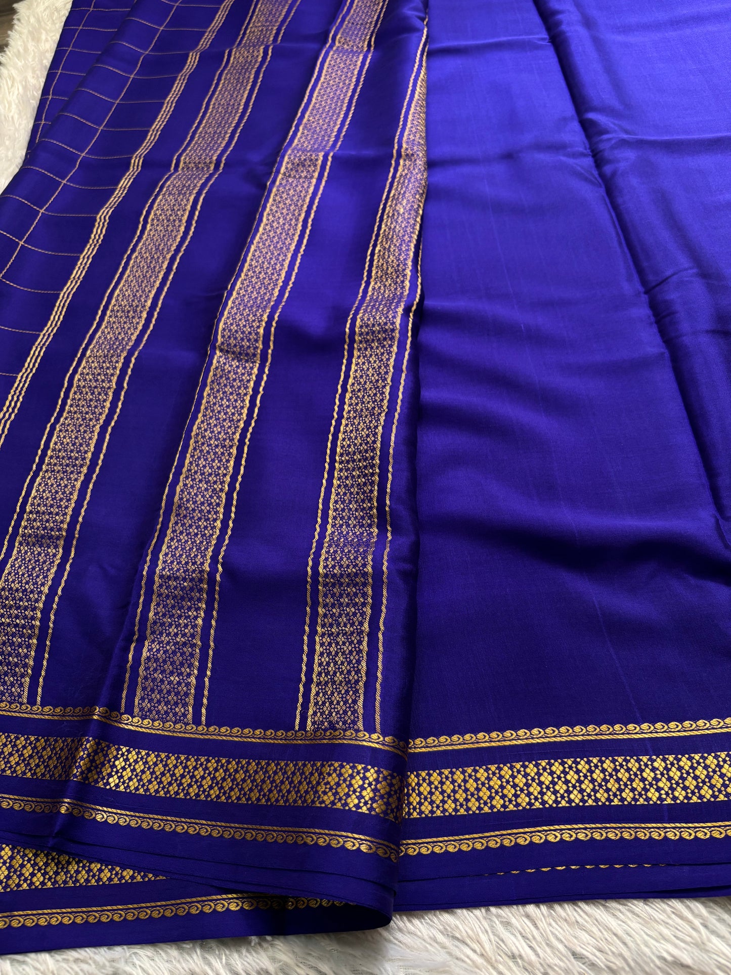 Madhavi : Solid Dark blue