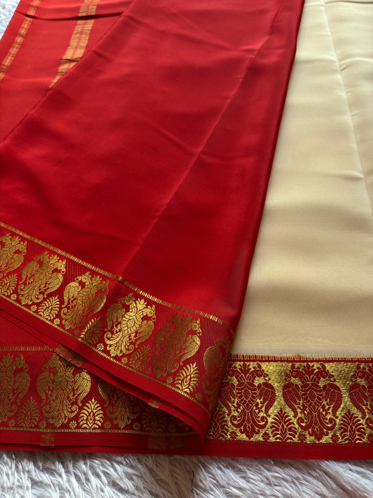 Veera (2D) : Off white-red