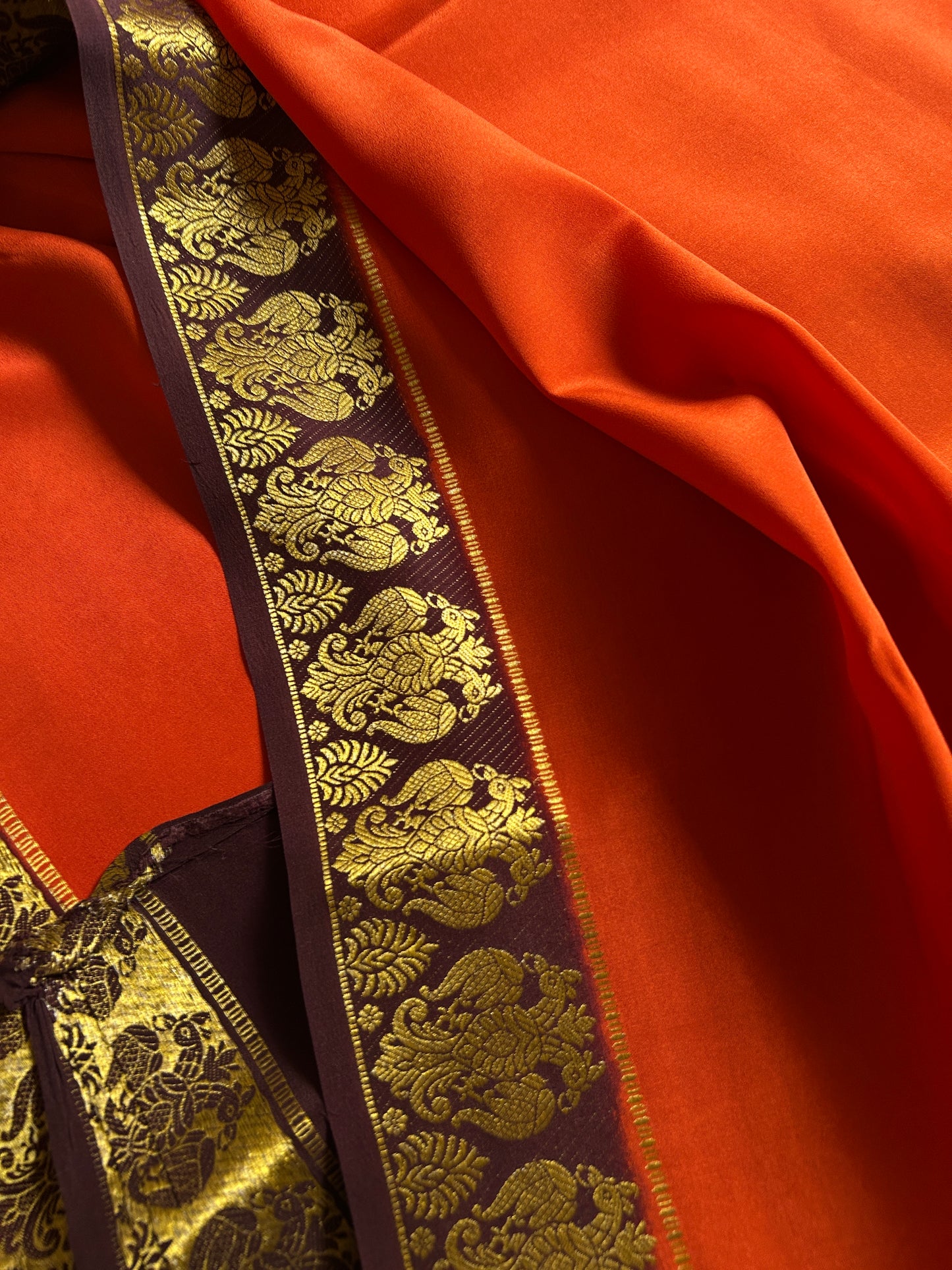 Veera (2D) : orange-chocolate brown