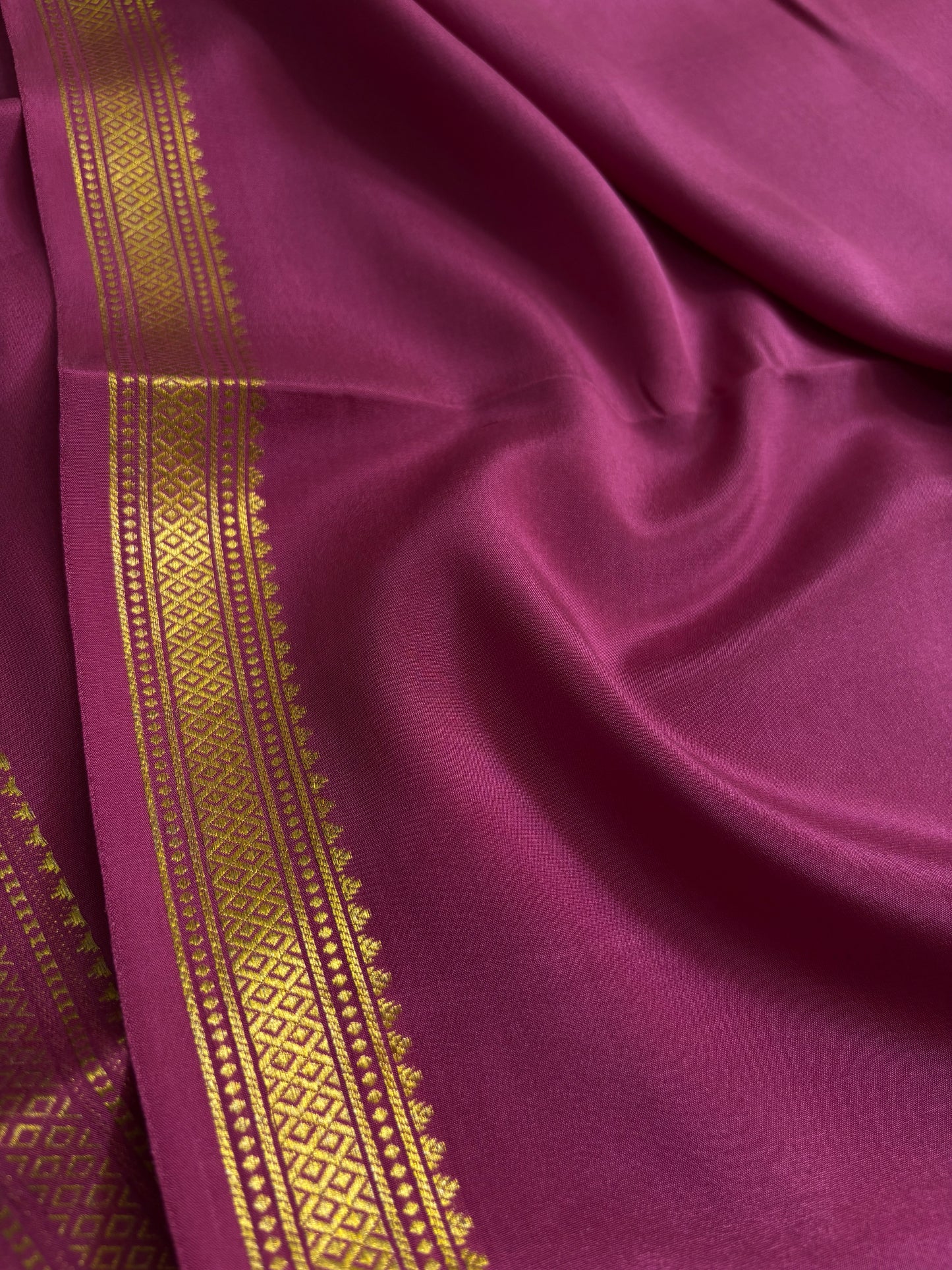 Preetha : Solid Magenta pink