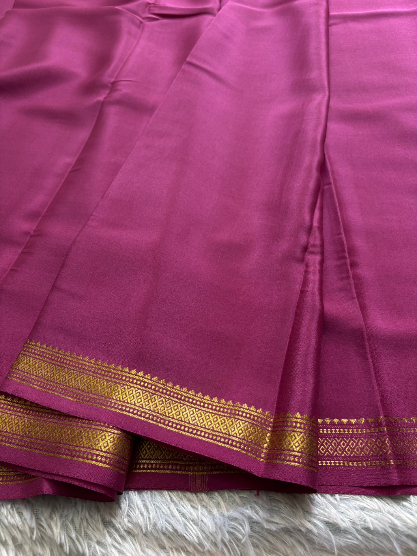 Preetha : Solid Magenta pink