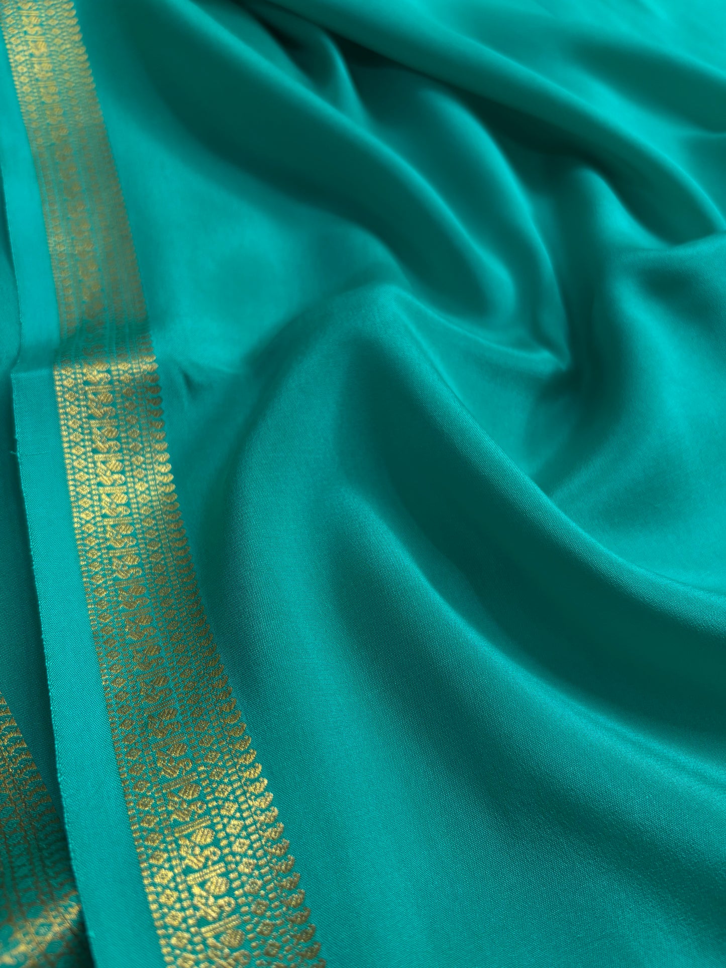 Harshini : Solid Turquoise blue