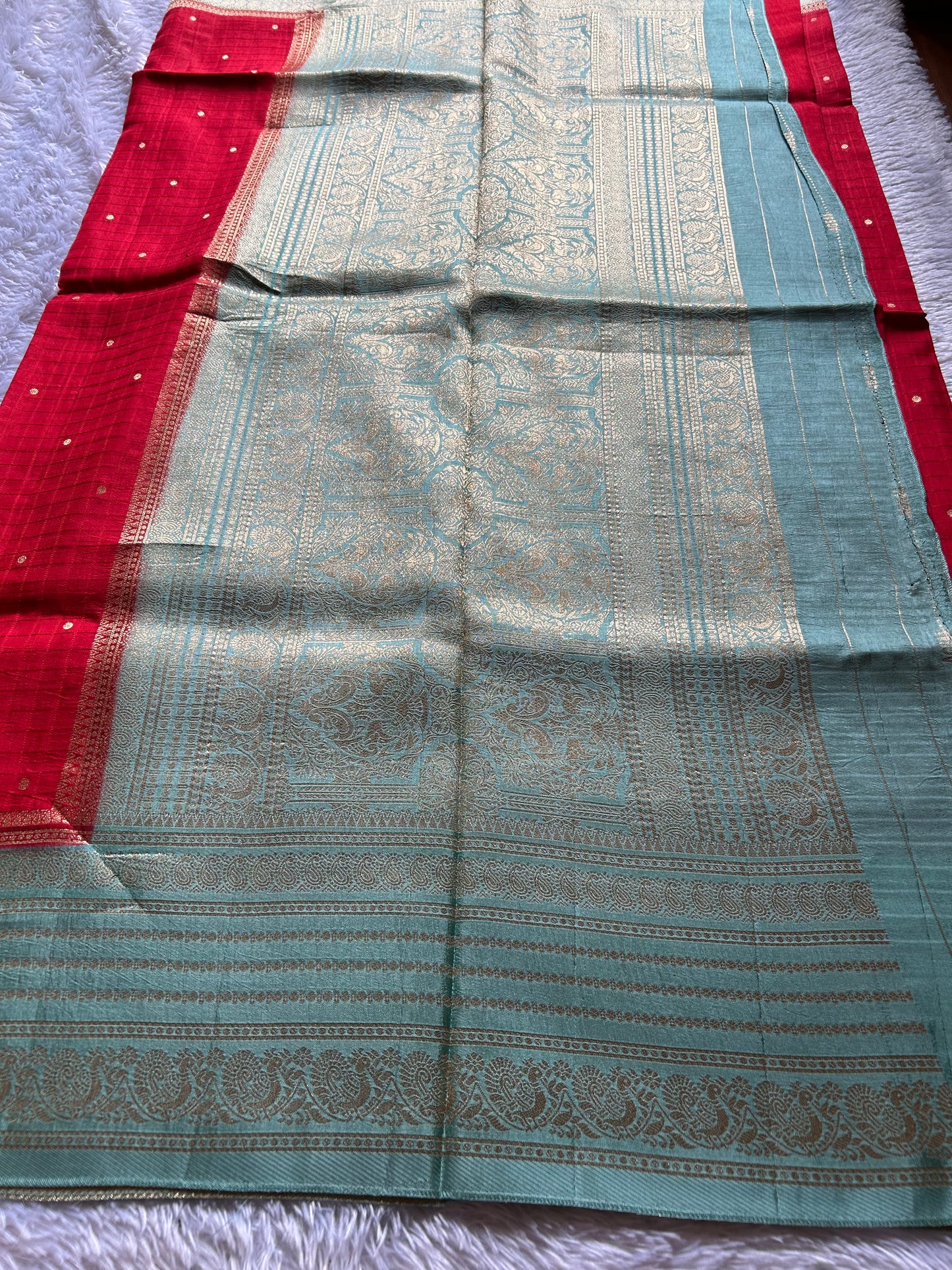 SS111 (2D) : Red-mint green