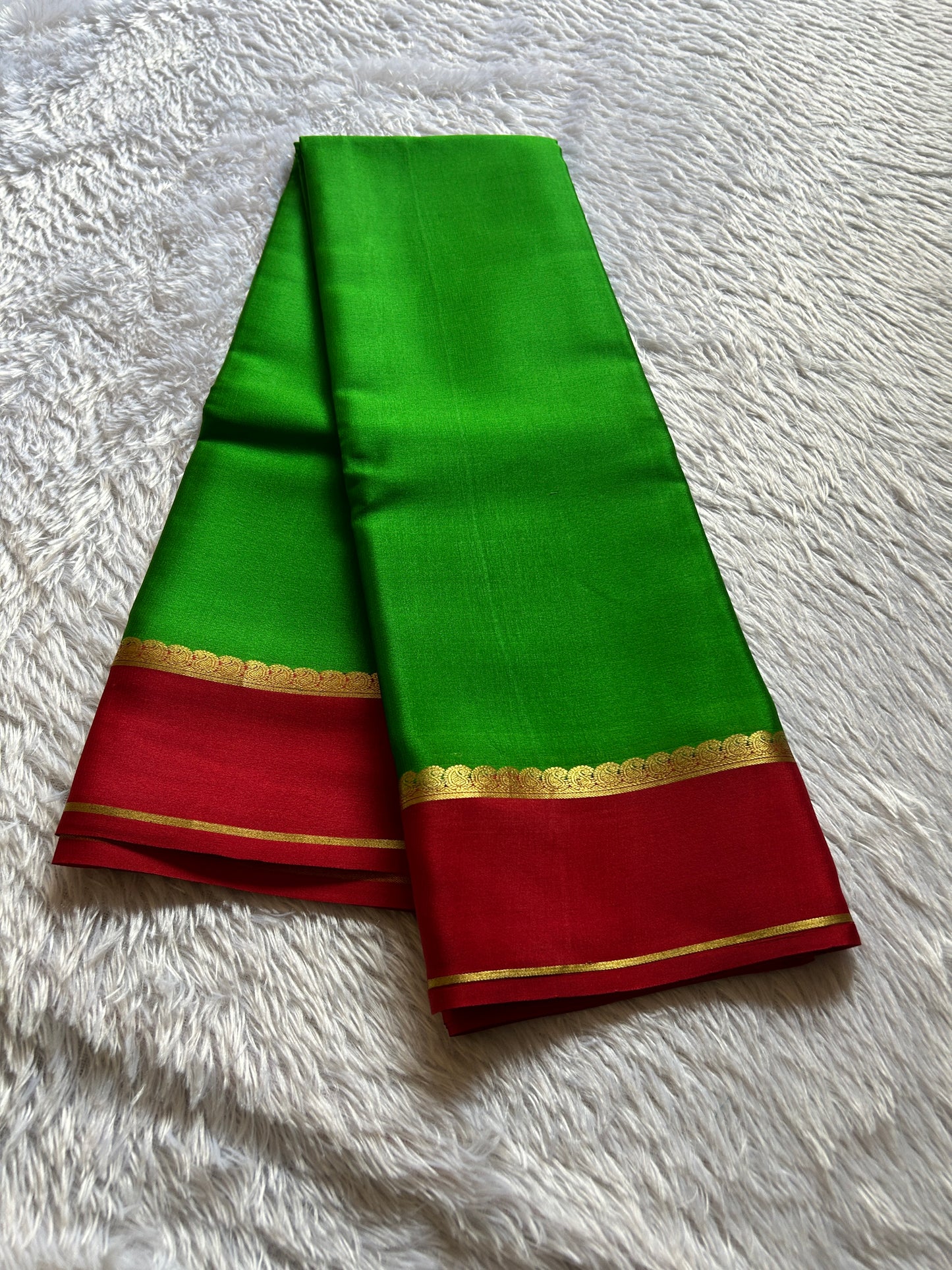 Mala (2D) : Parrot green-red