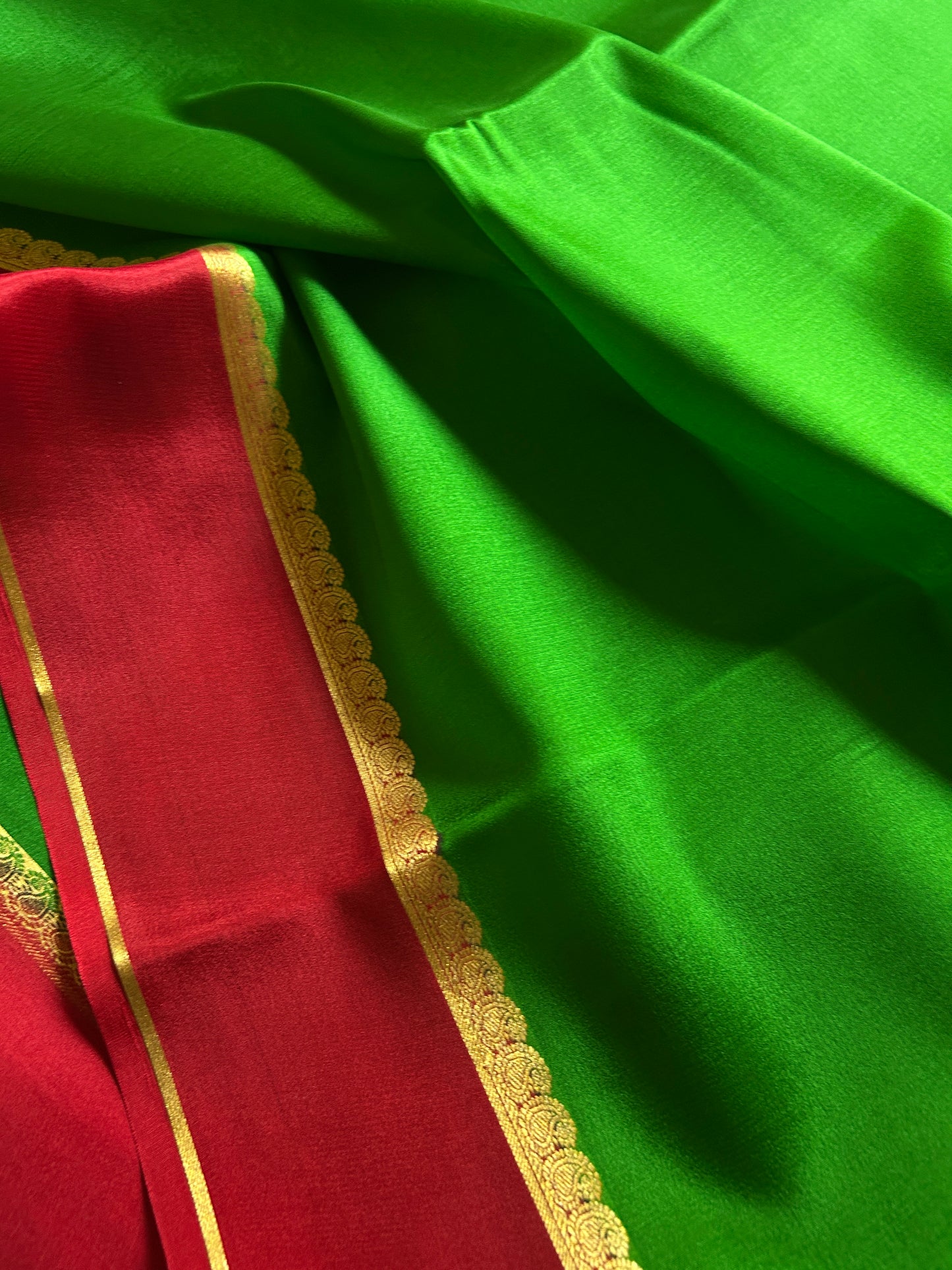 Mala (2D) : Parrot green-red