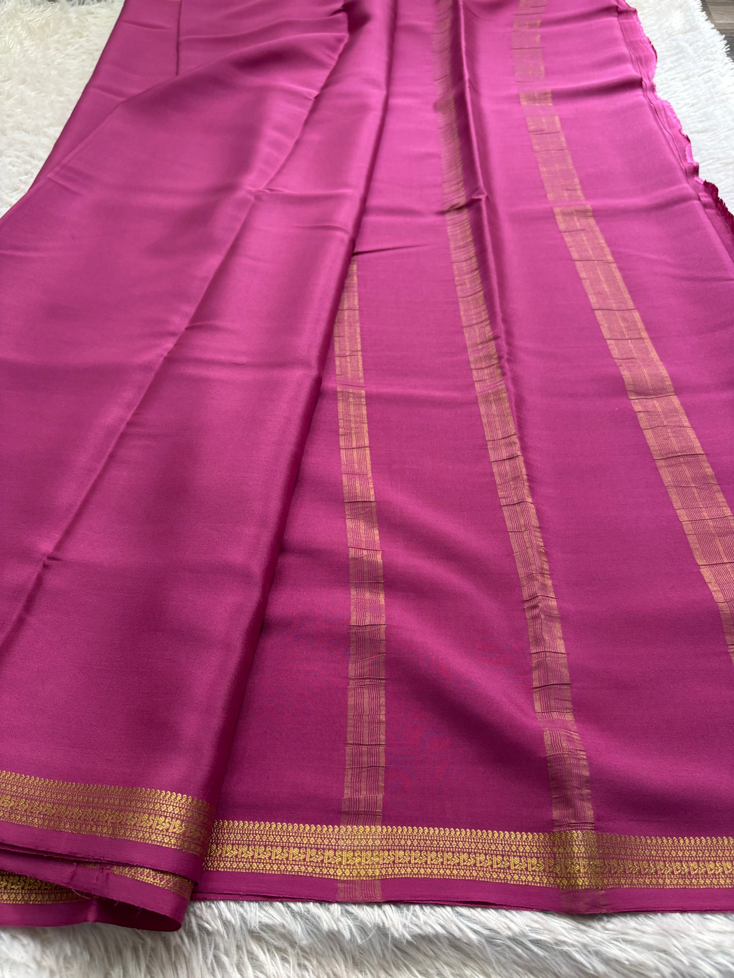 Harshini : Solid Magenta pink