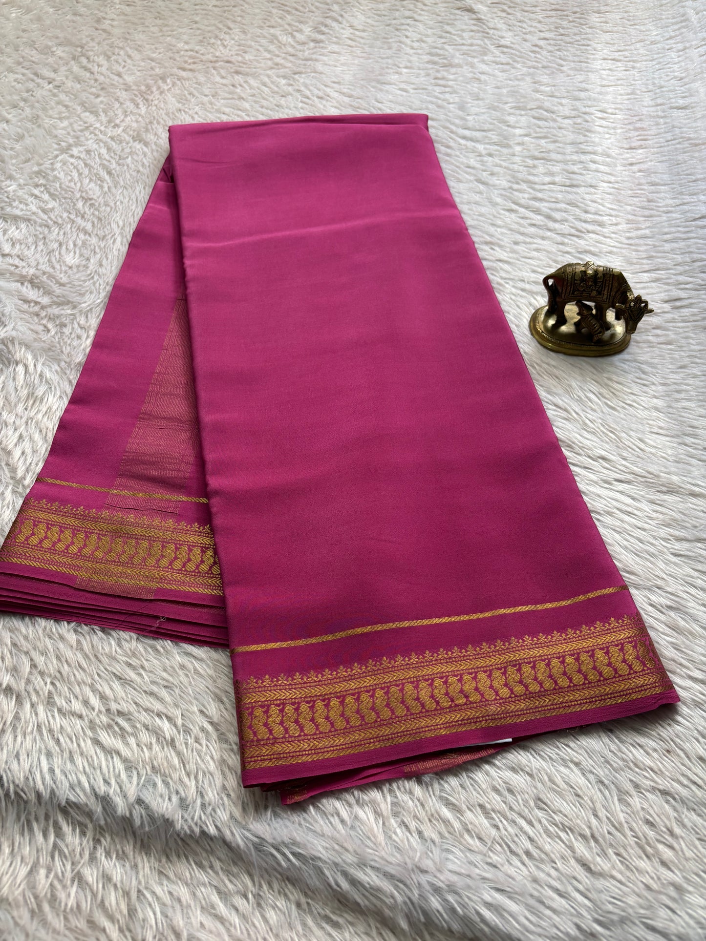 Mayuri : Solid Magenta pink