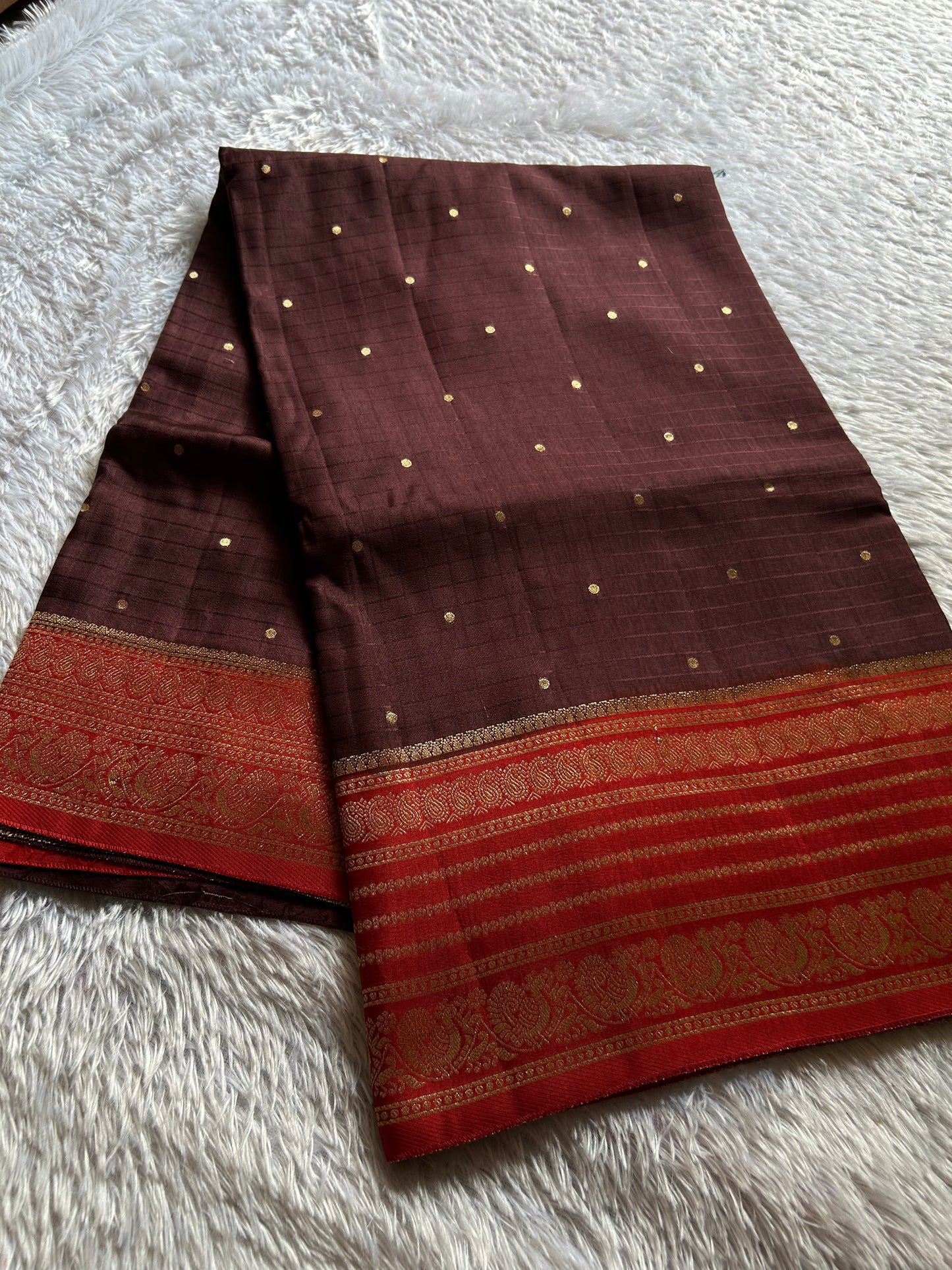 SS111 (2D) : Chocolate brown-rust