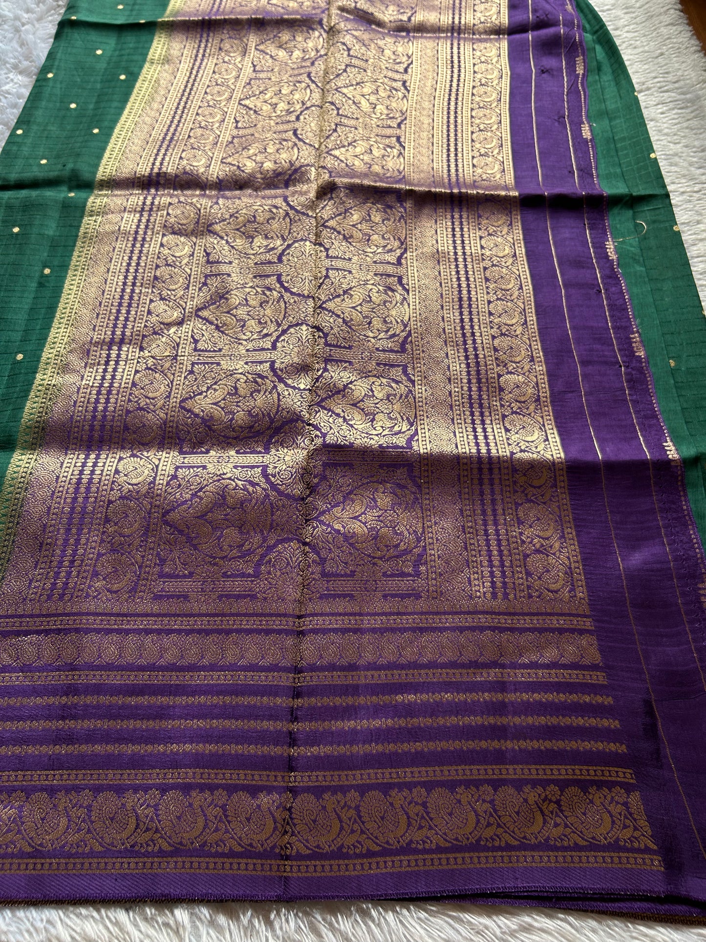 SS111 (2D) : Dark green-violet