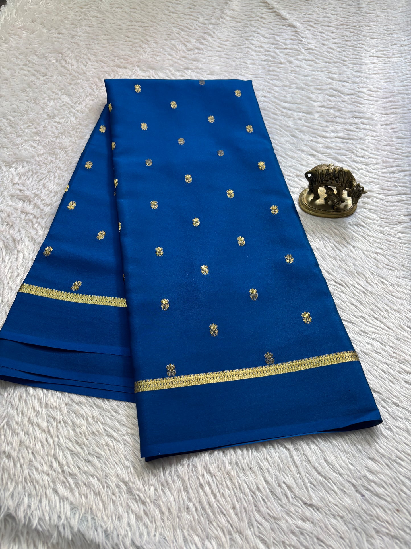 Sahana : Solid Dark blue
