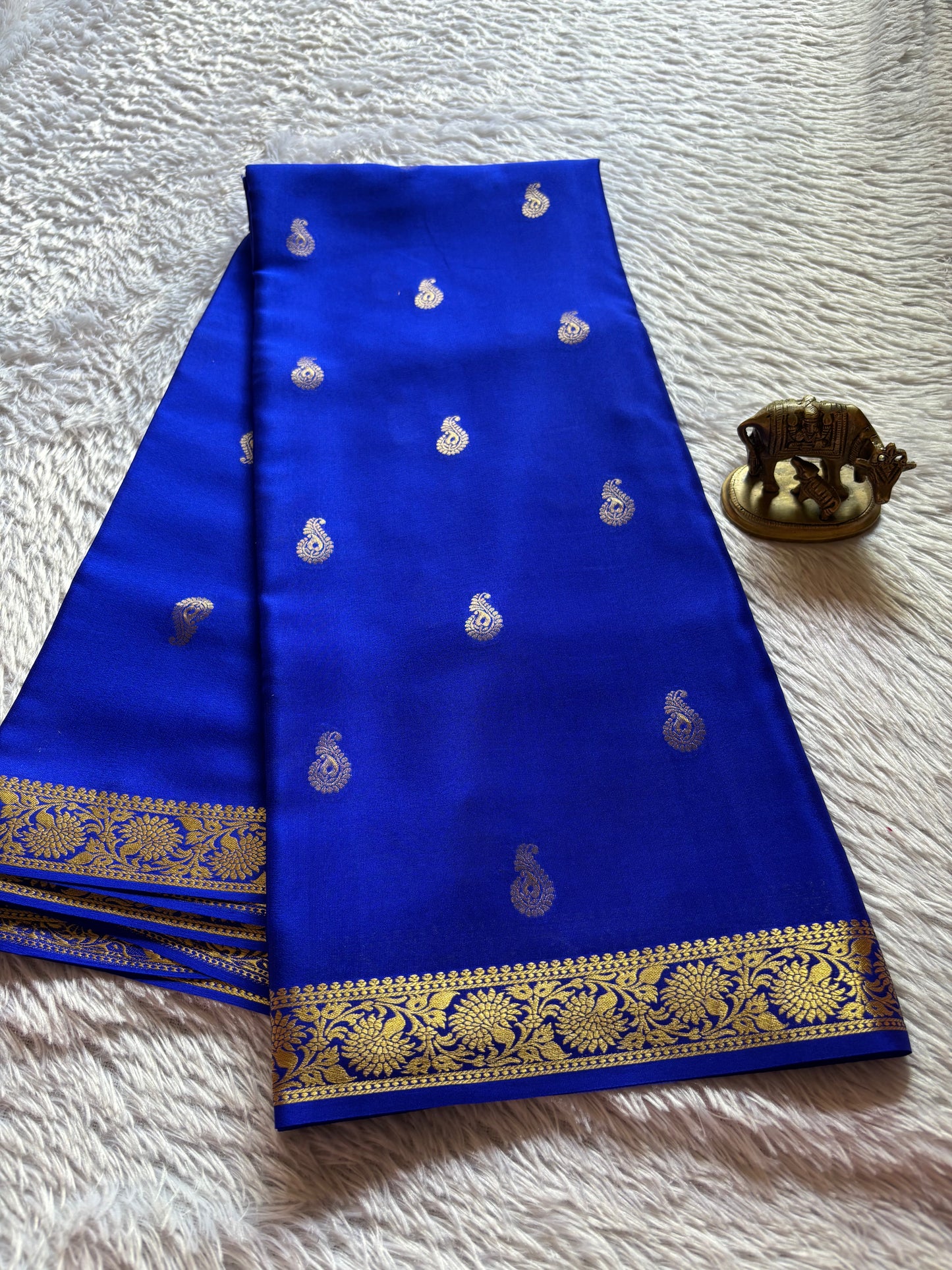 Pallavi : Solid Royal blue