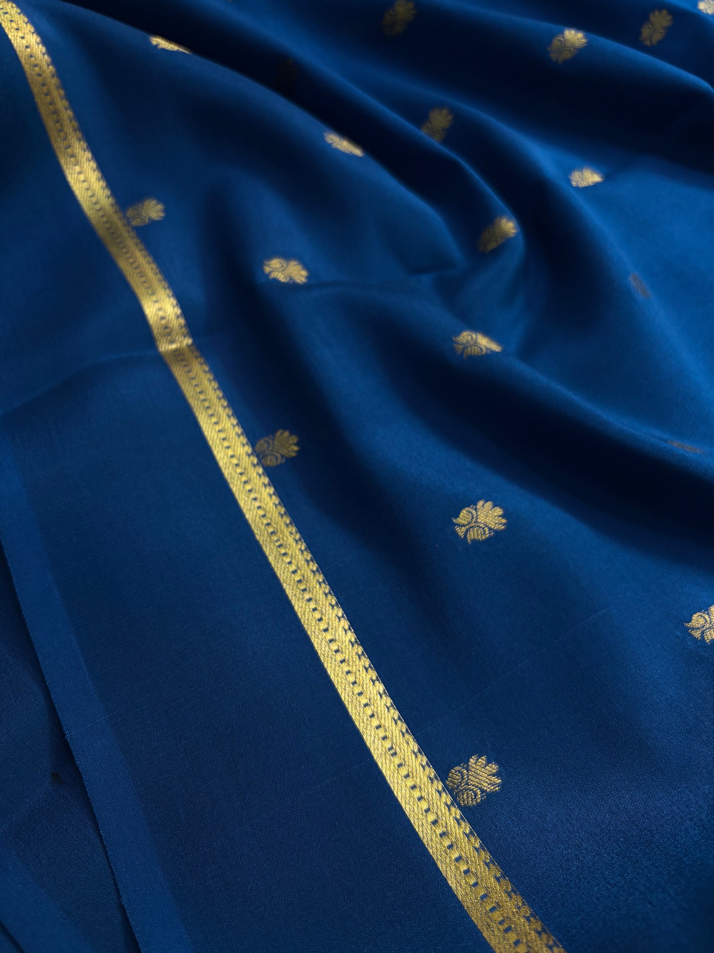 Sahana : Solid Dark blue