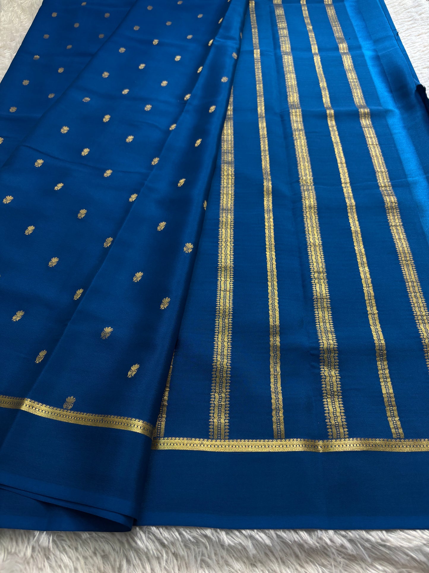 Sahana : Solid Dark blue