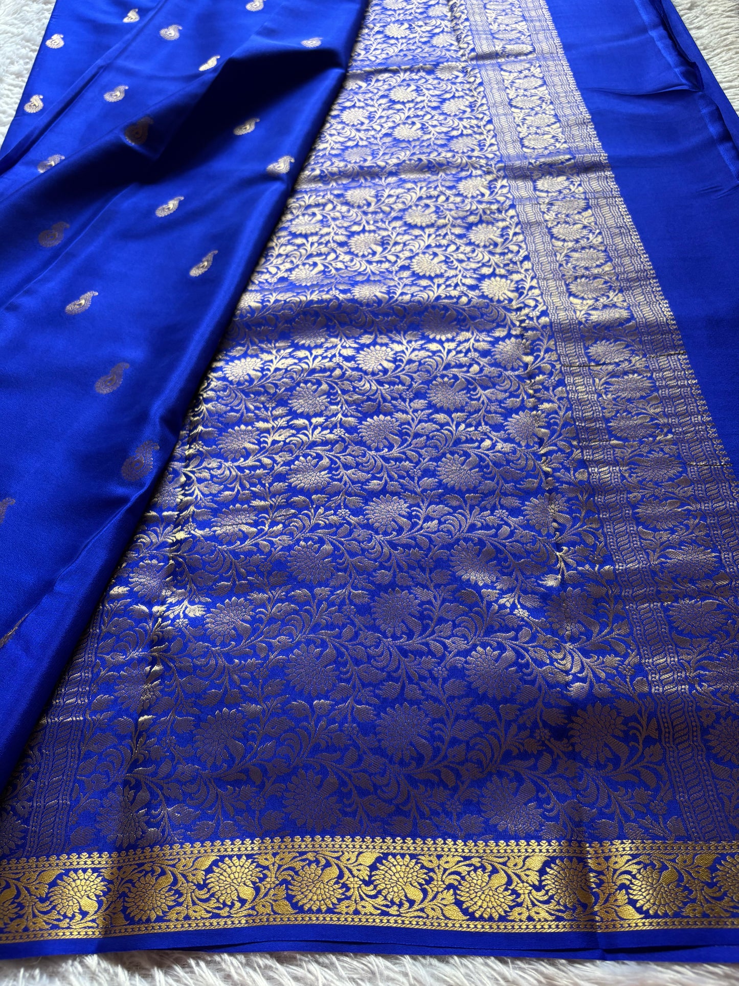 Pallavi : Solid Royal blue