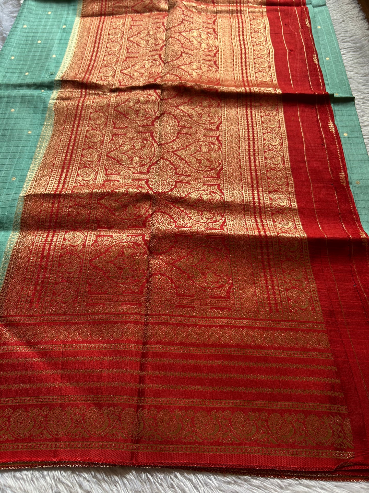 SS111 (2D) : Mint green-red