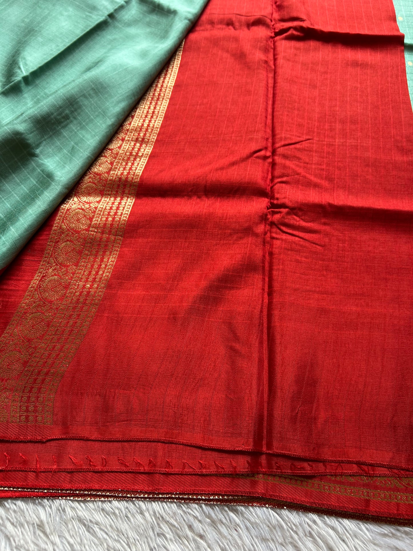SS111 (2D) : Mint green-red
