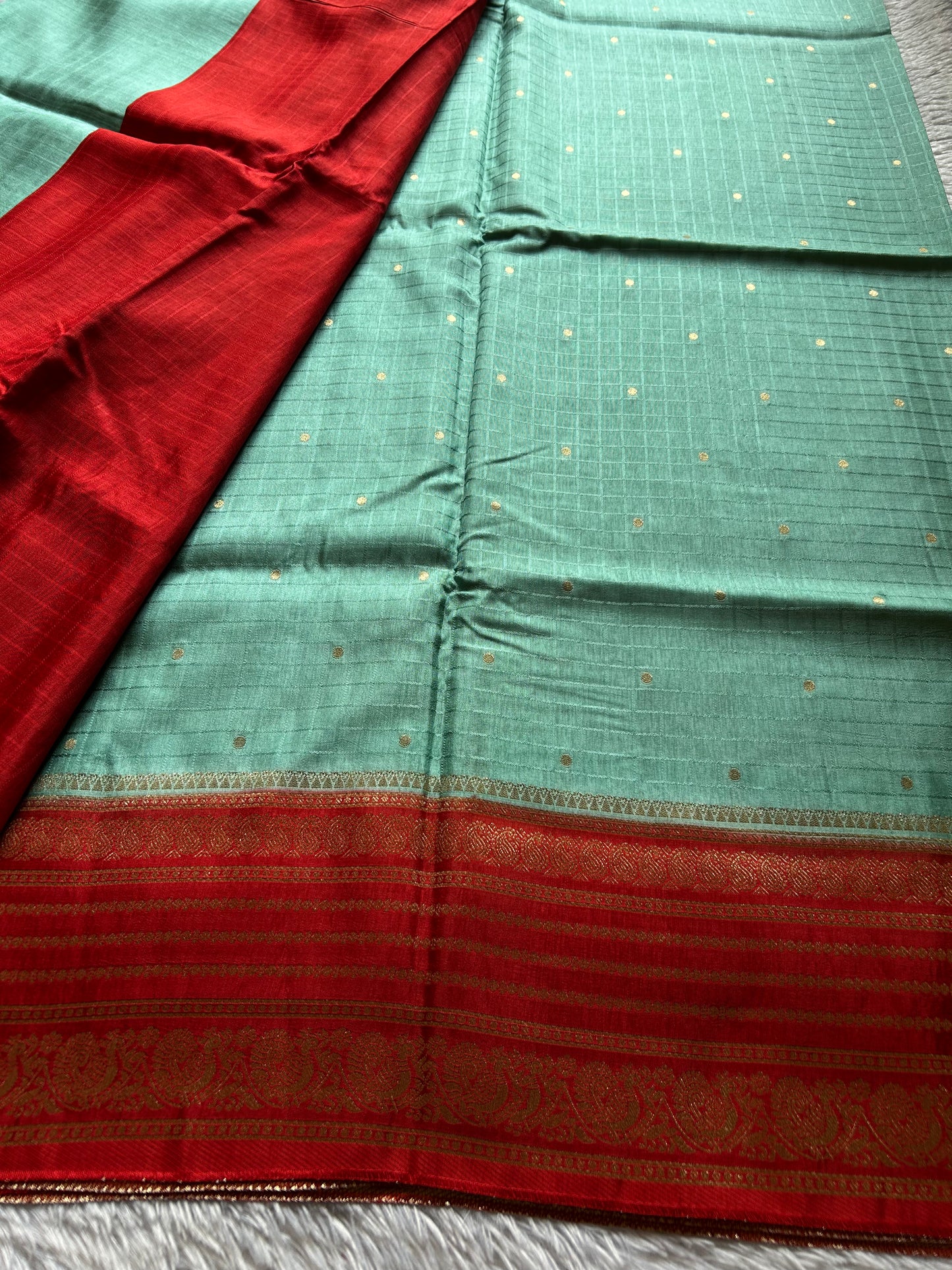 SS111 (2D) : Mint green-red