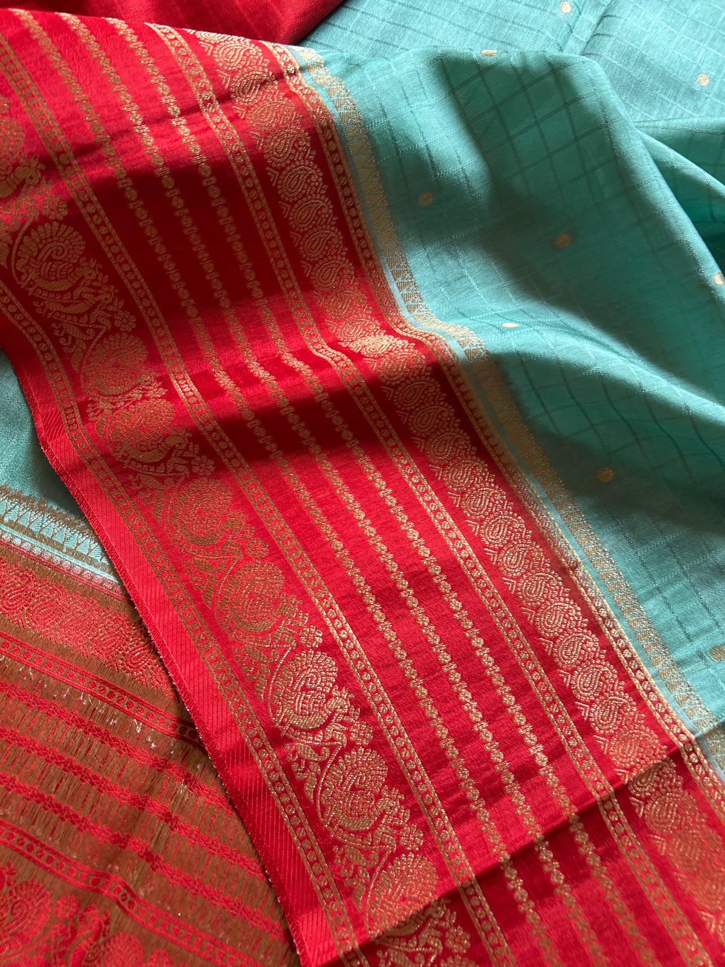 SS111 (2D) : Mint green-red
