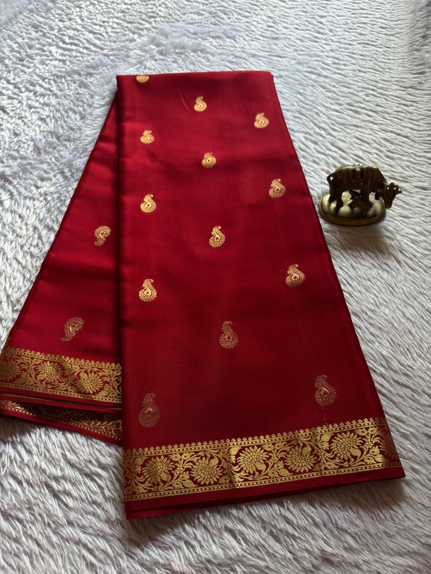 Pallavi : Solid Red