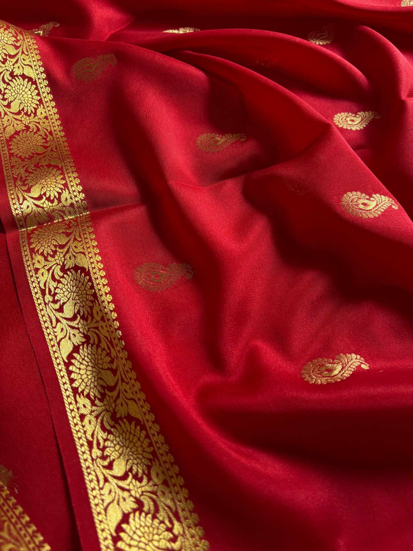 Pallavi : Solid Red