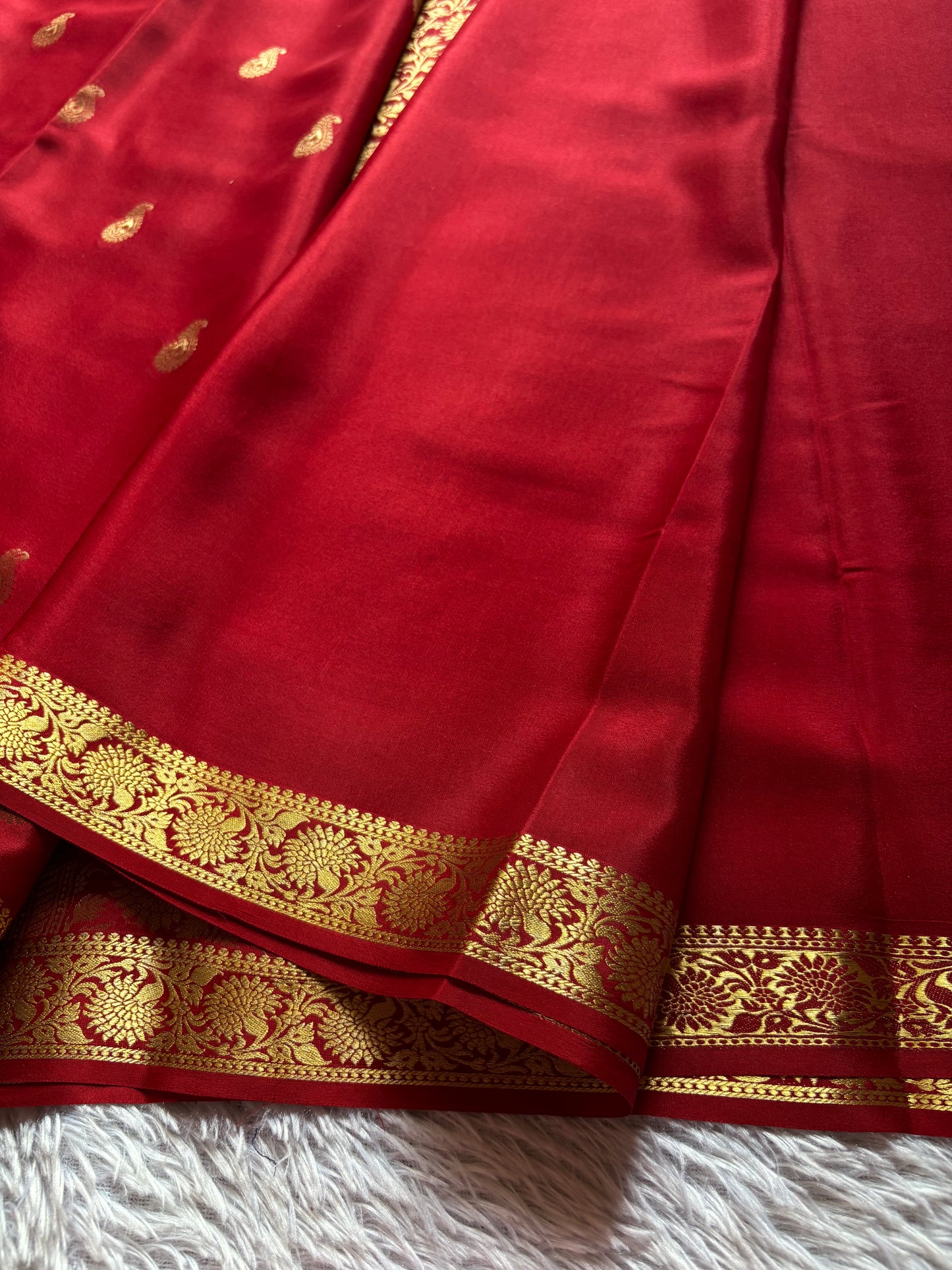 Pallavi : Solid Red