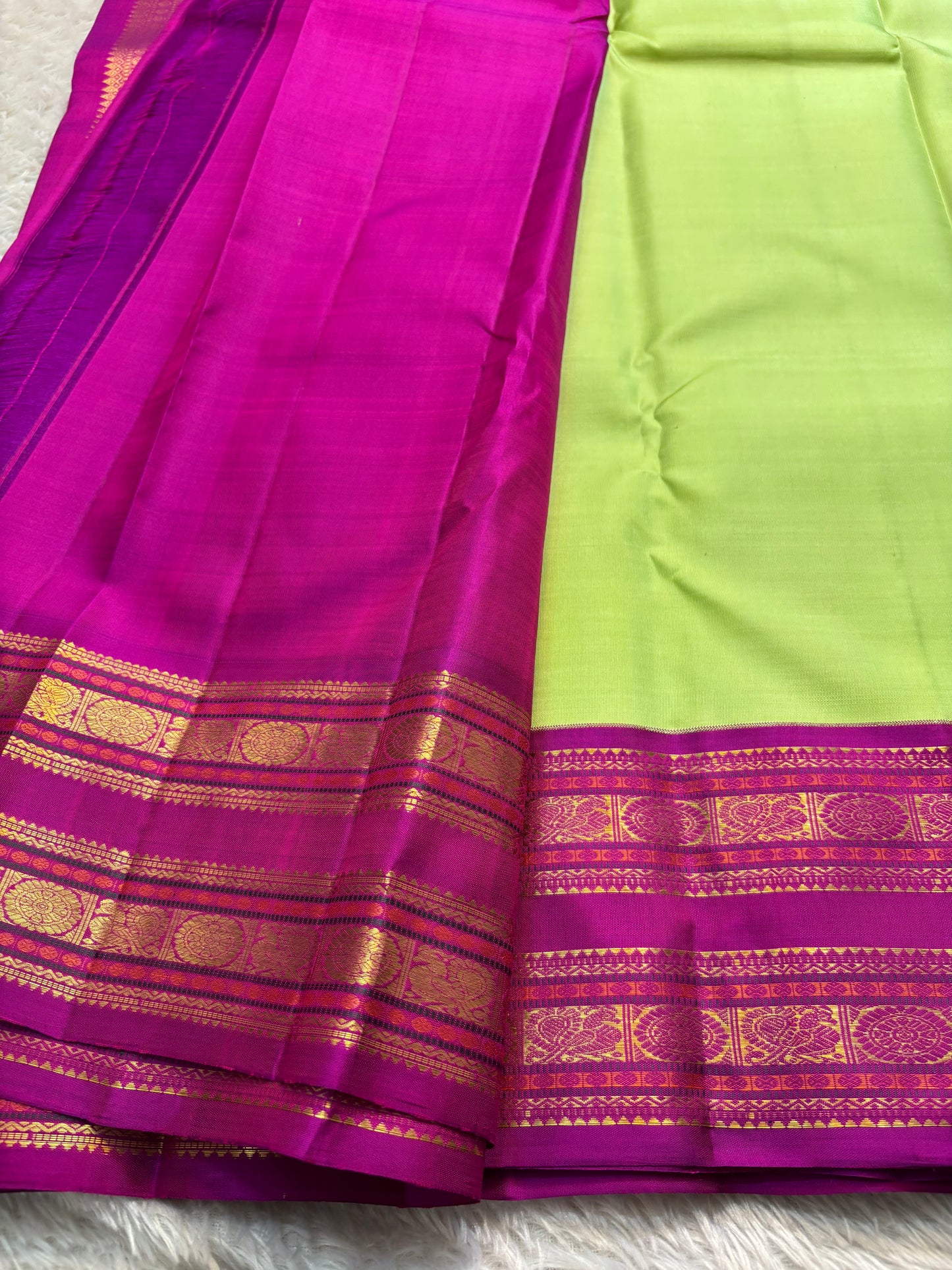 Kankana (2D) : Mint green-magenta