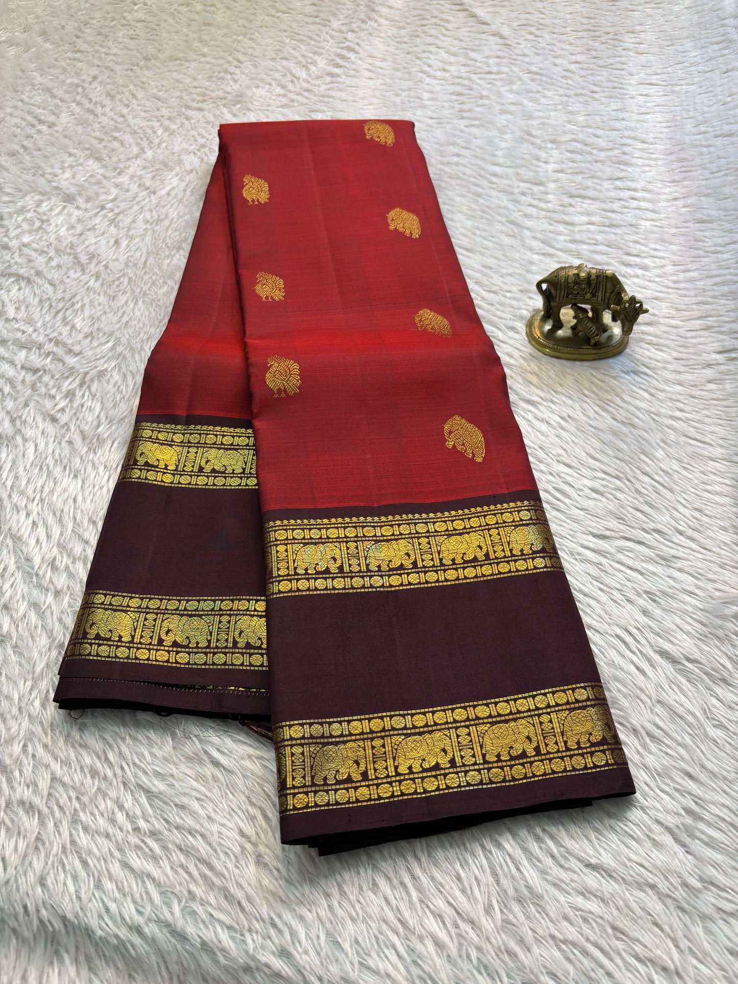 Kankana (2D) : maroon-chocolate brown