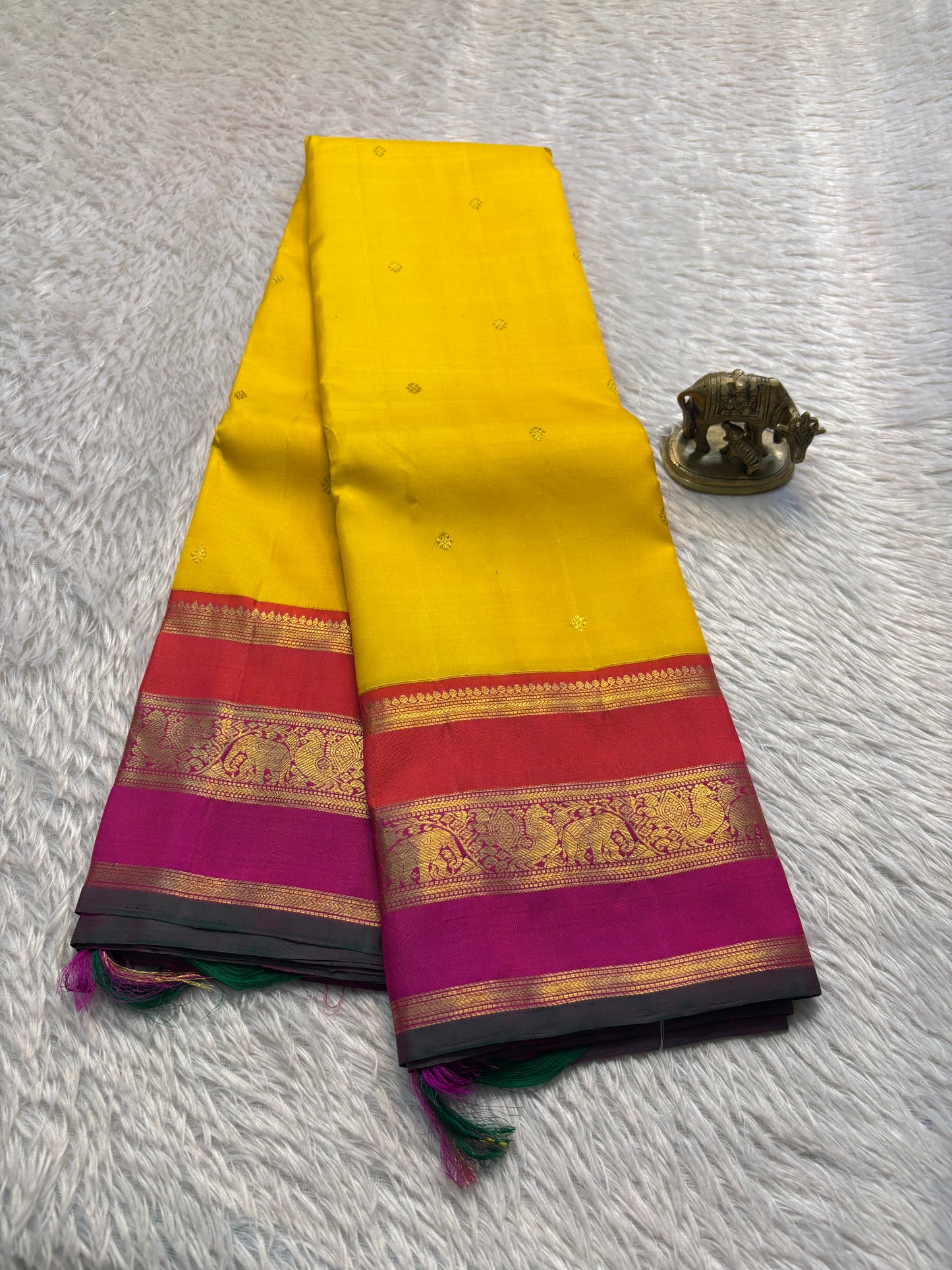 Kankana (3D) : Golden yellow-rust red-magenta