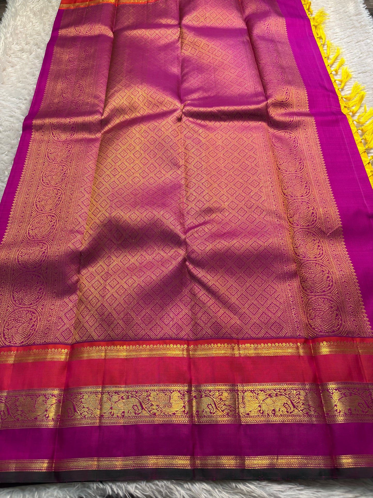 Kankana (3D) : Golden yellow-rust red-magenta