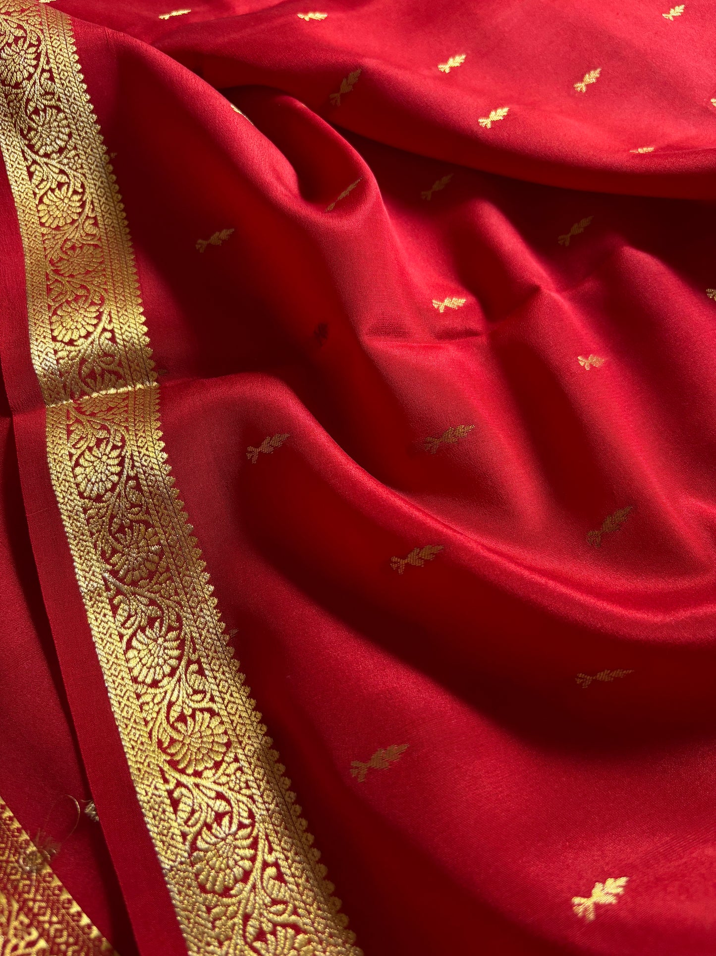 Spoorthi : Solid Dark red
