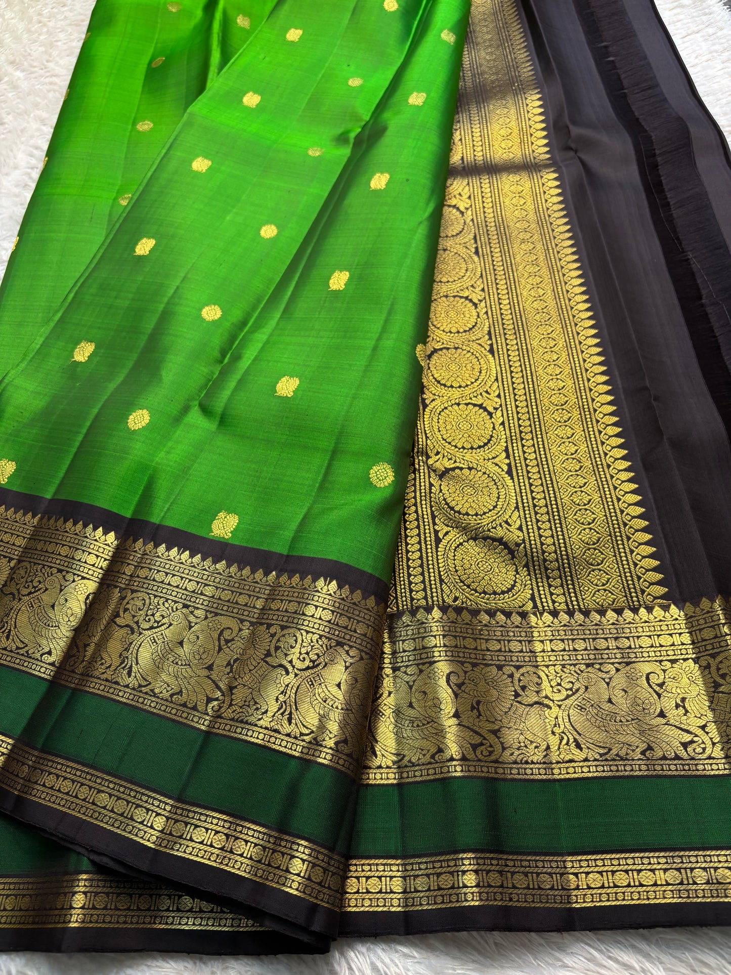Kankana (3D) : Leaf green-dark brown-dark green