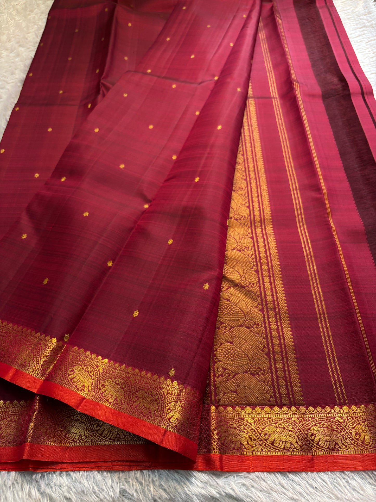 Sundari (2D) : Maroon-dark orange