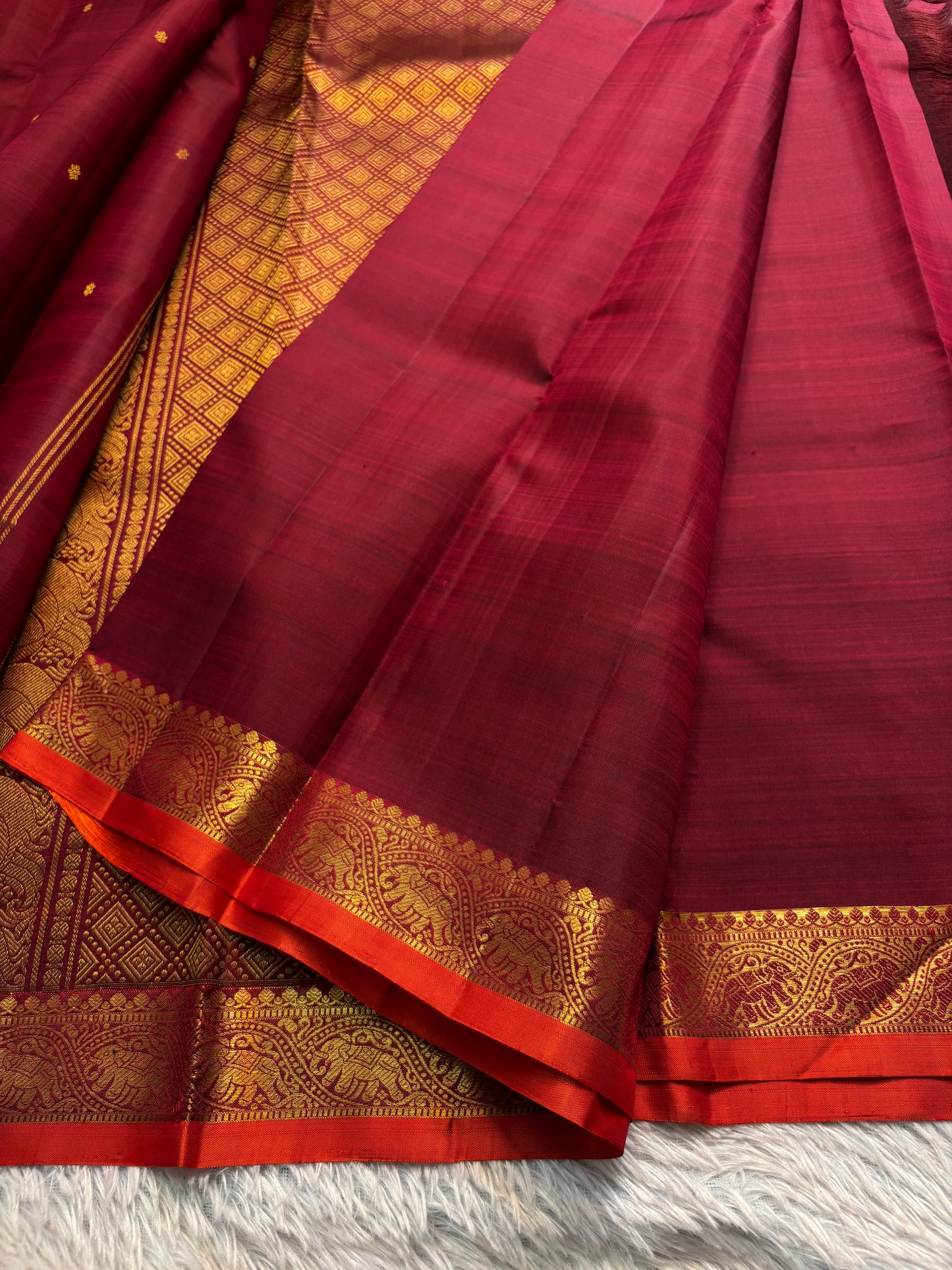 Sundari (2D) : Maroon-dark orange