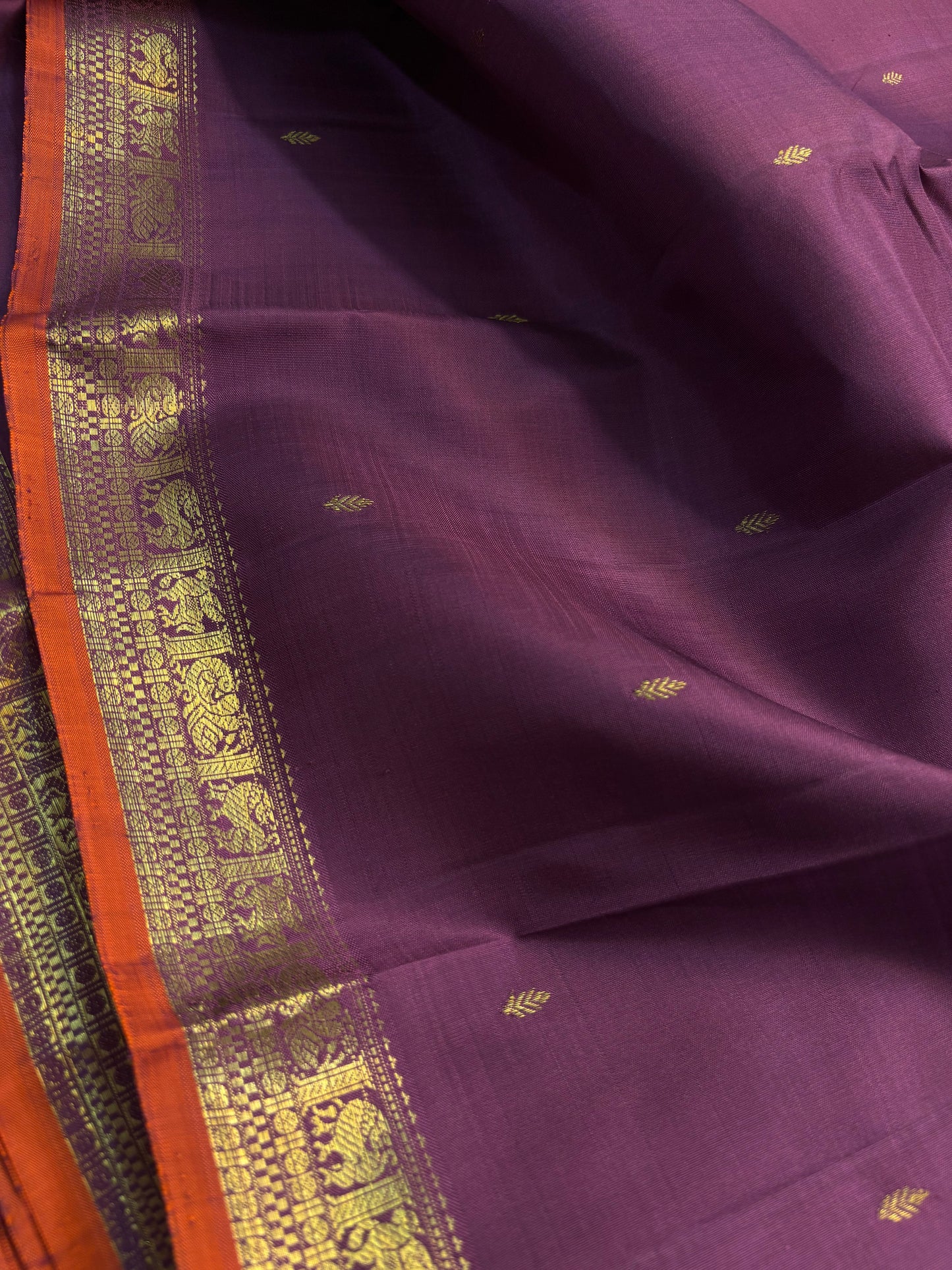 Sundari (2D) : Dark onion pink-rust orange