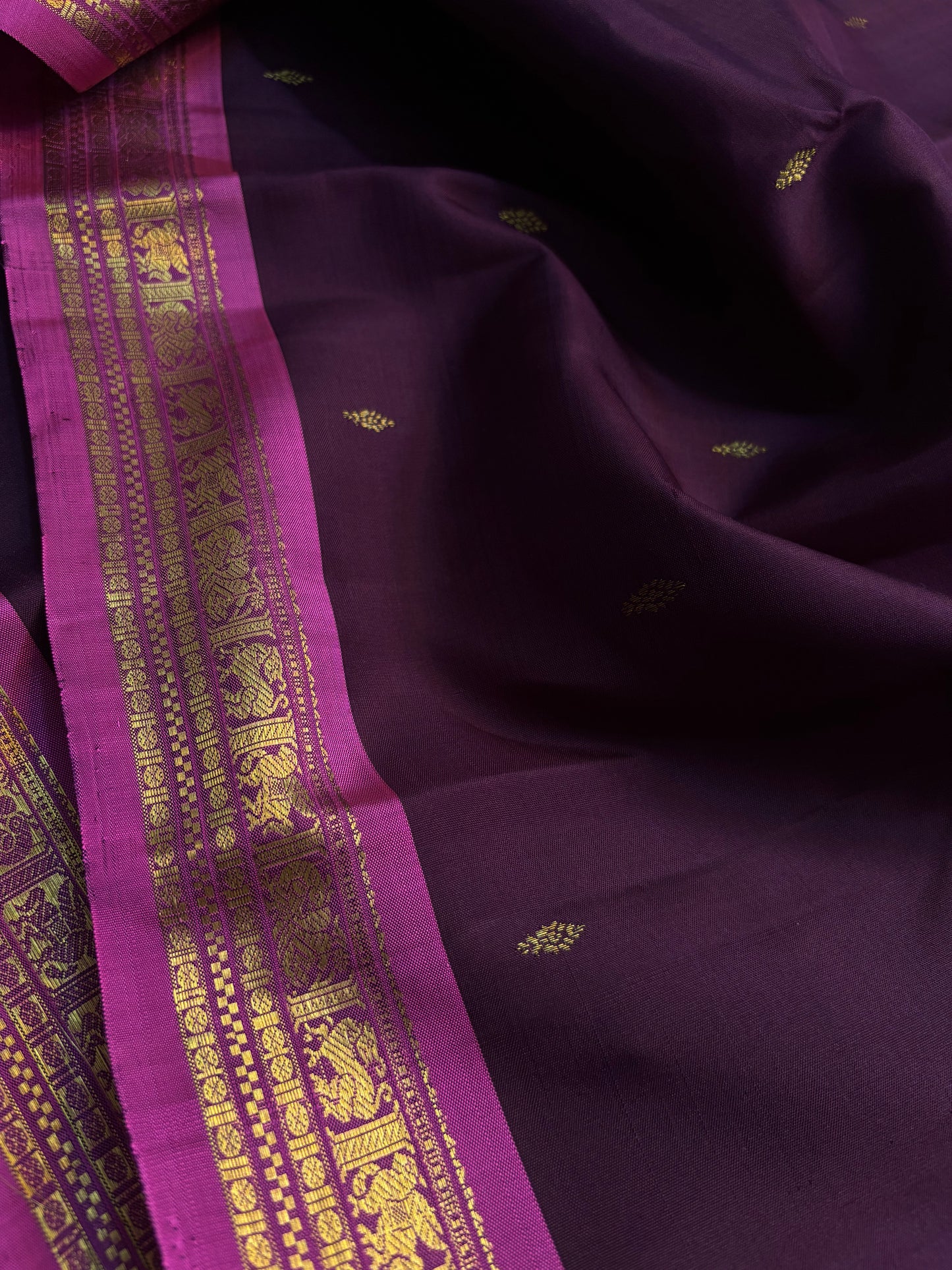 Sundari (2D) : Dark wine-magenta