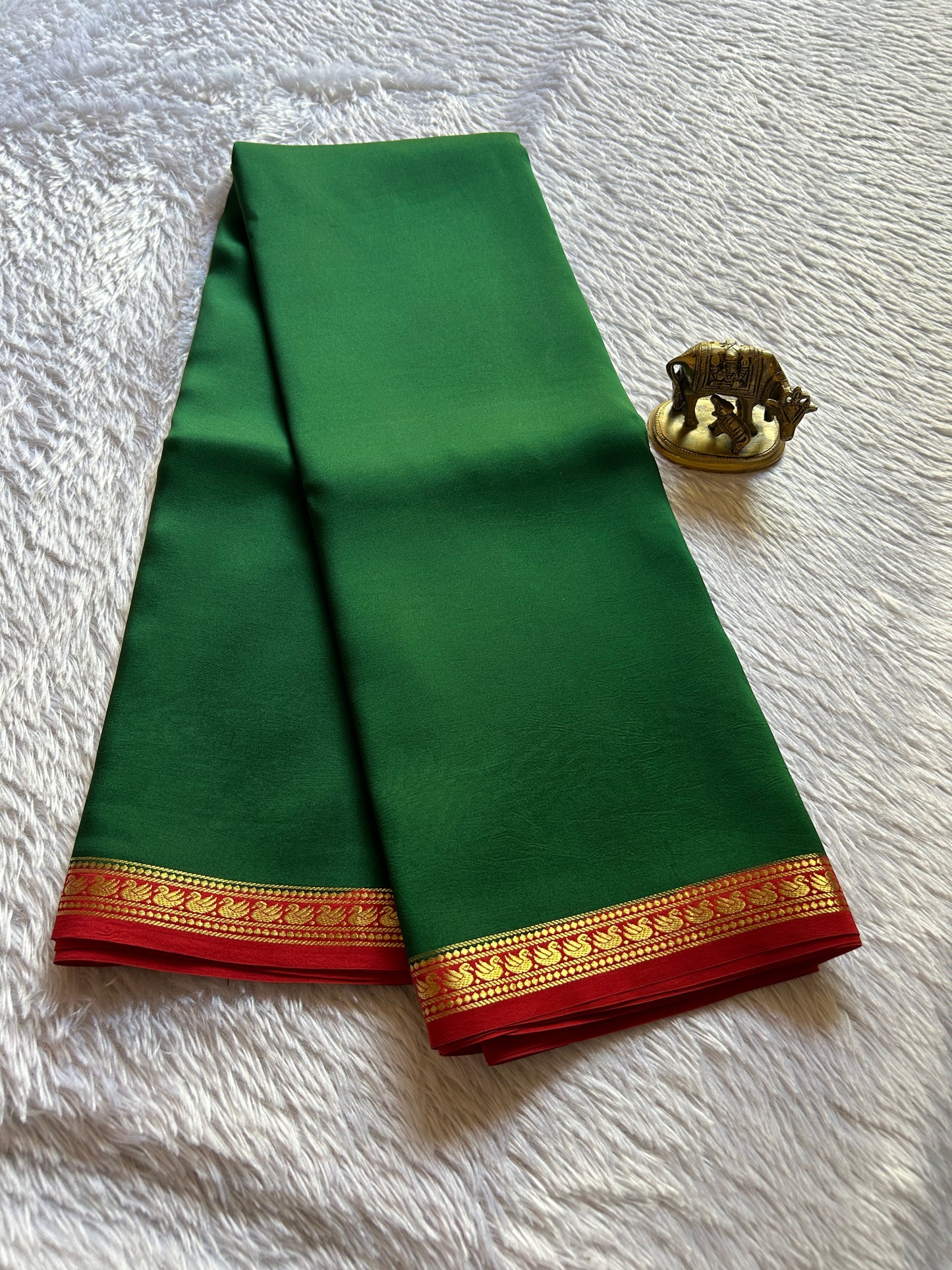 Hamsa (2D) : Bottle green-red