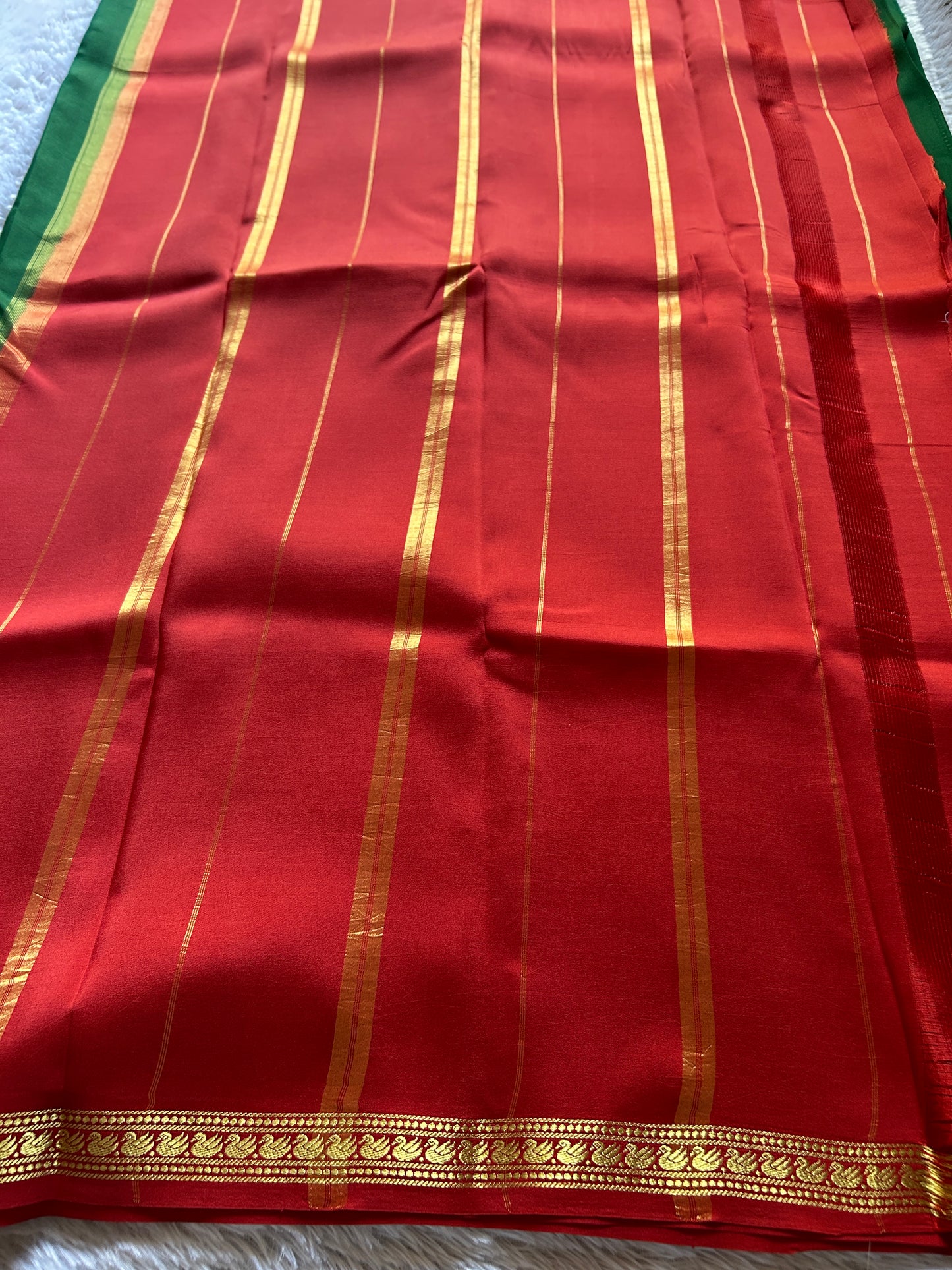 Hamsa (2D) : Bottle green-red