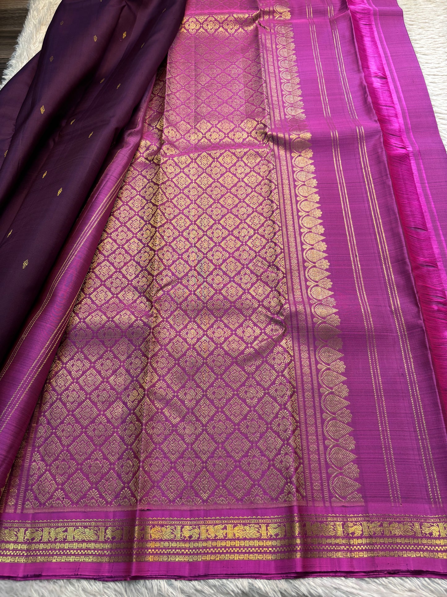 Sundari (2D) : Dark wine-magenta