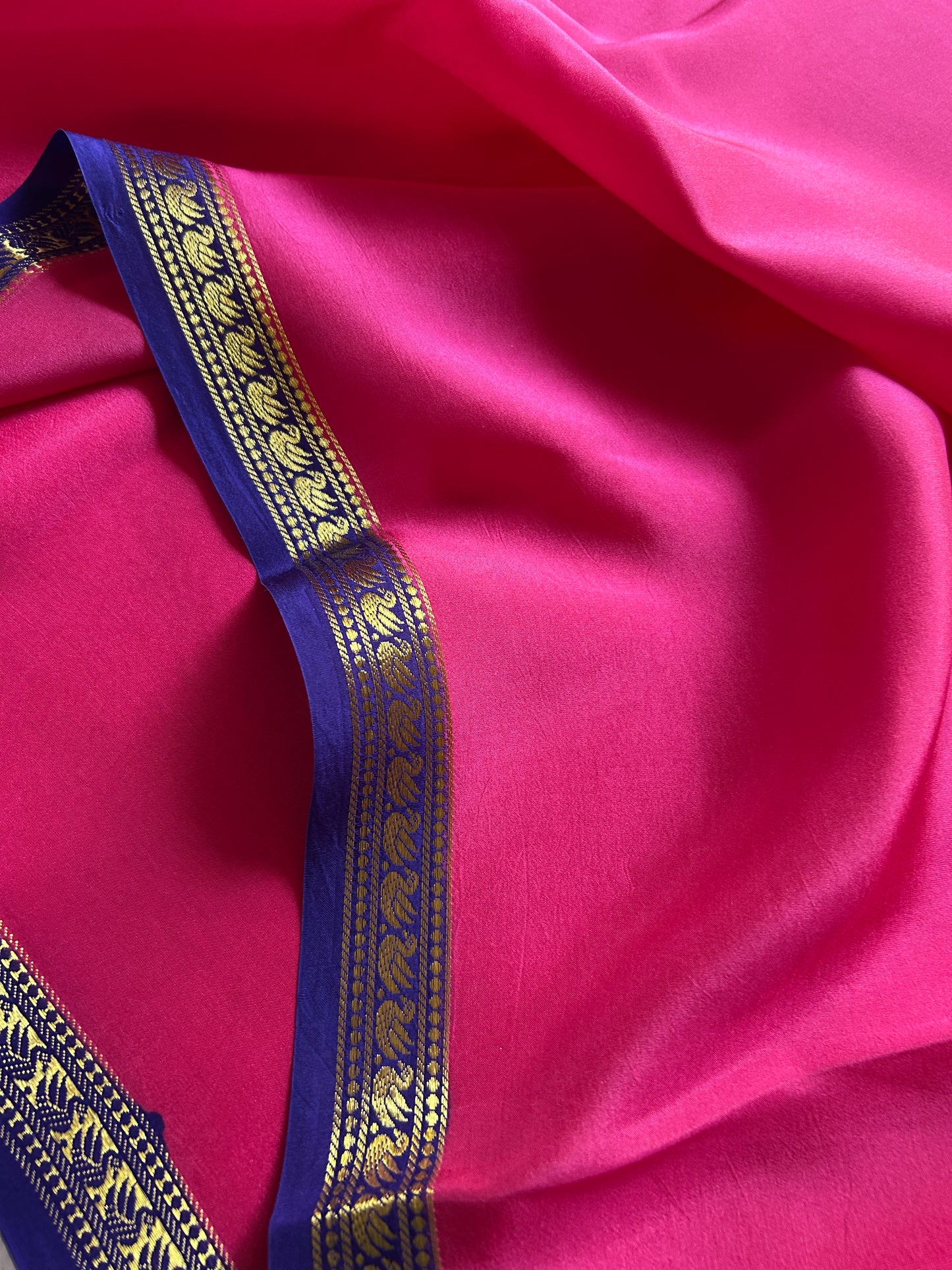 Hamsa (2D) : Hot pink-royal blue