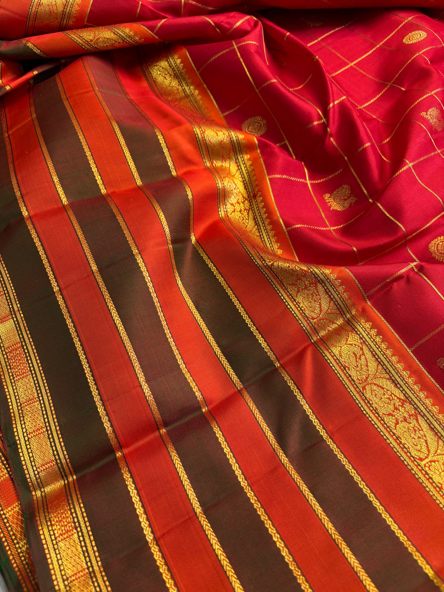 Kankana (3D) : Red-orange-greenish brown