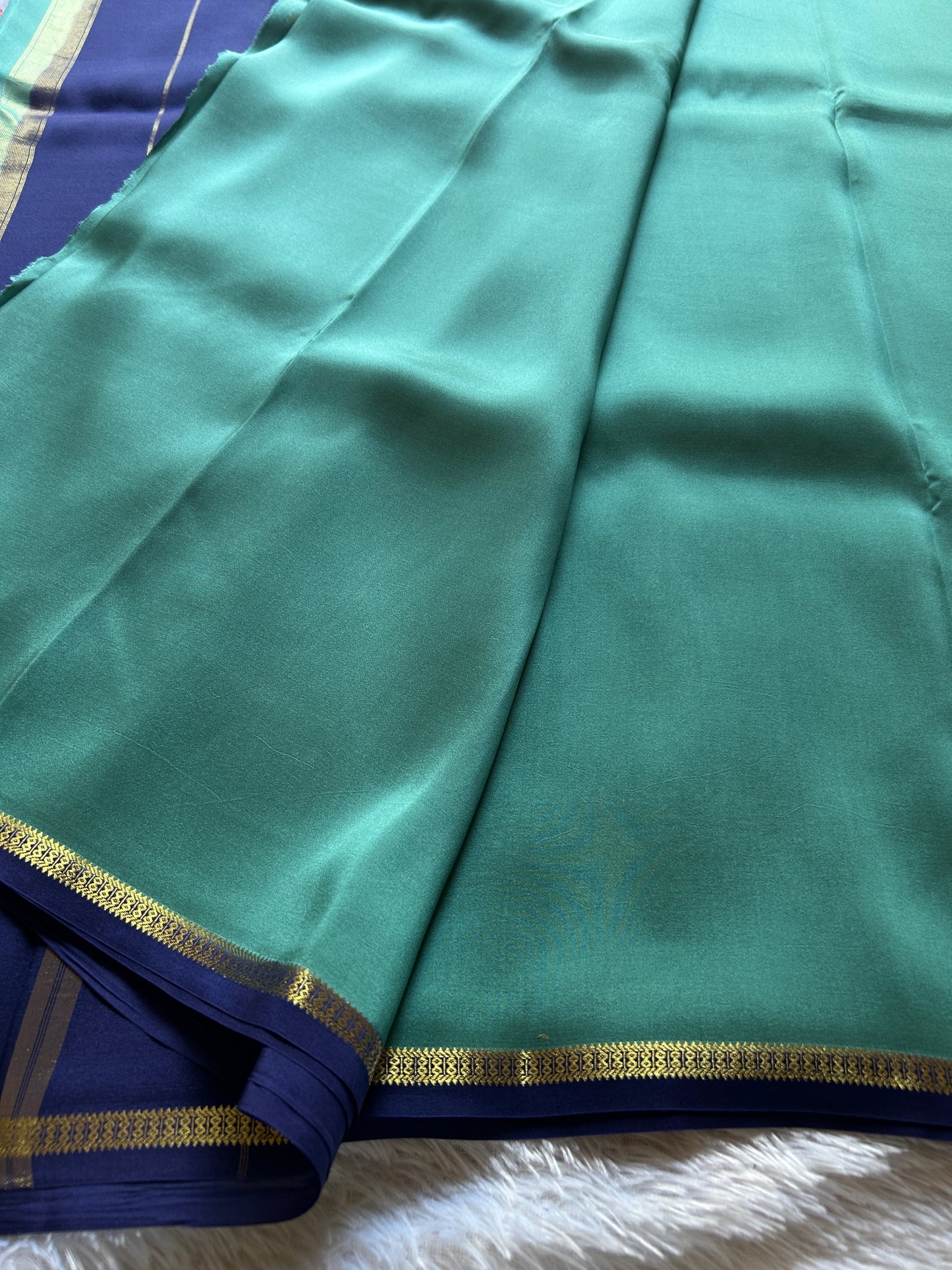 Mangala (2D) : Mint green-navy blue