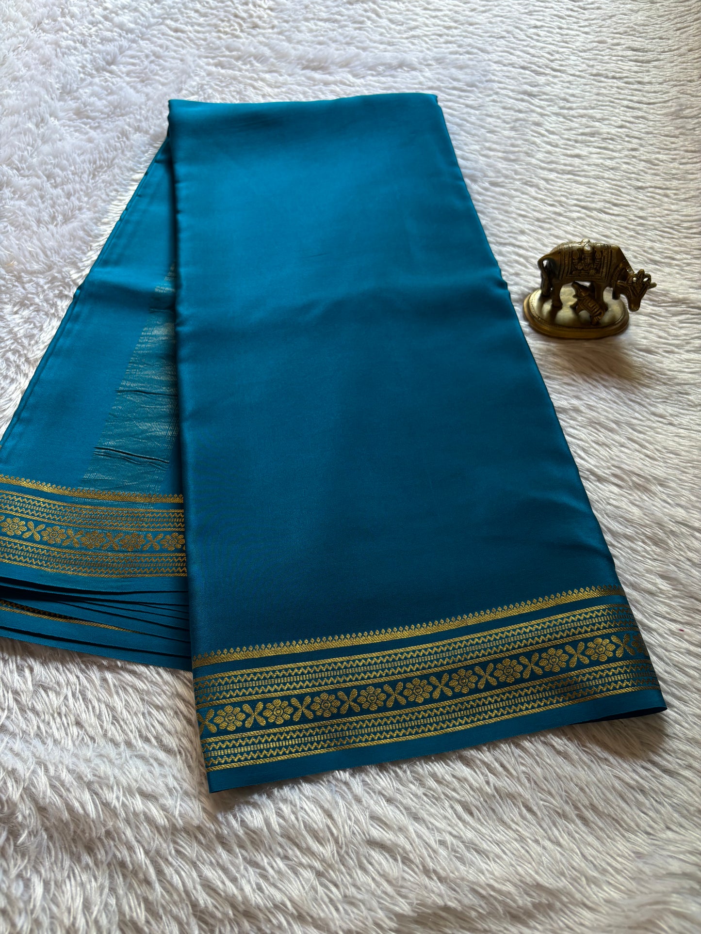 Kanthi : Solid Teal blue