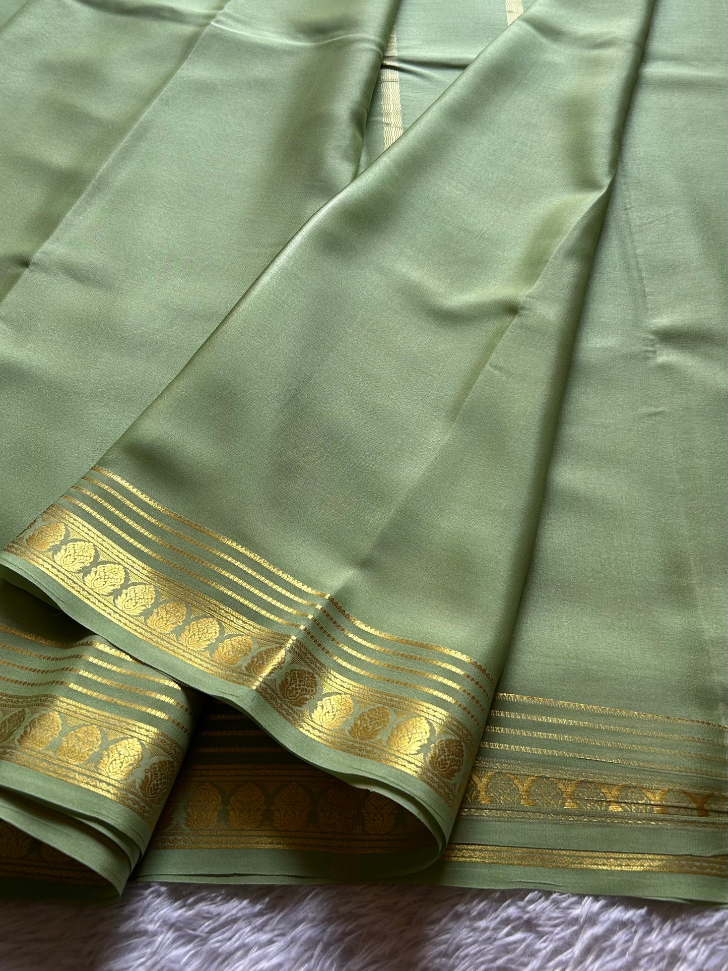 Kalasha : Solid Light pista green