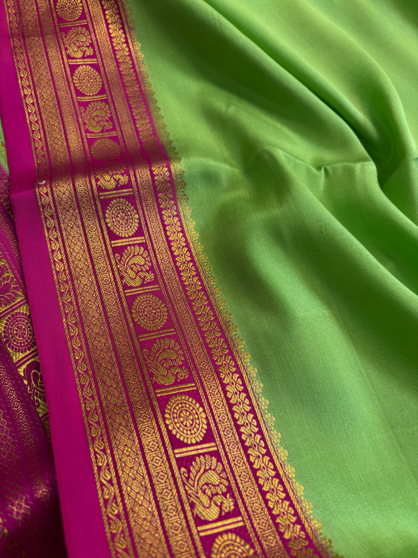 Shubha (2D) : MInt green-rani pink