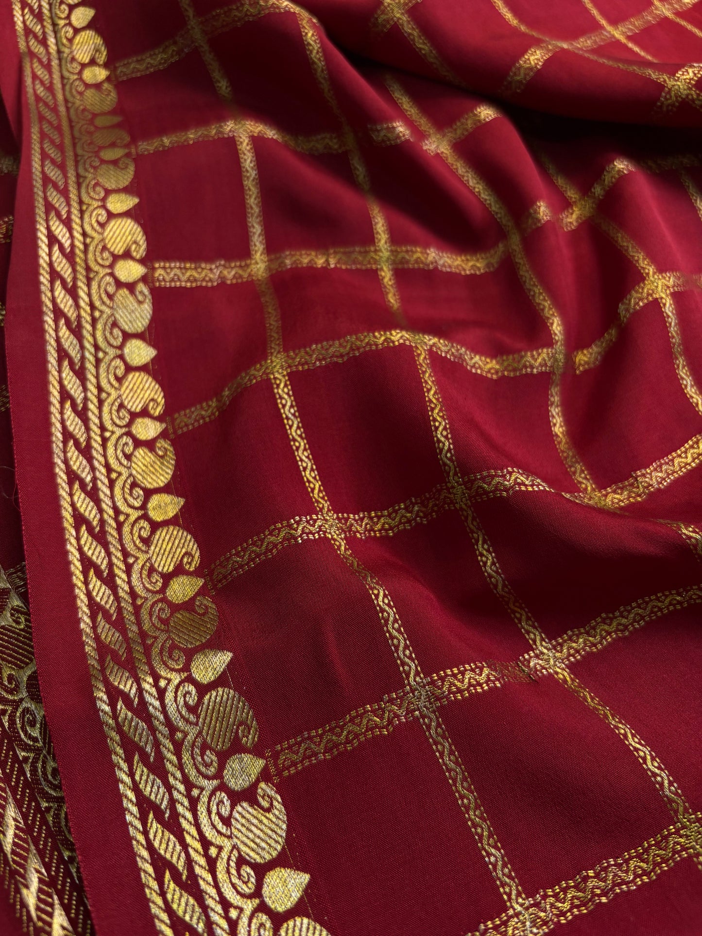 Chaya : Solid Maroon