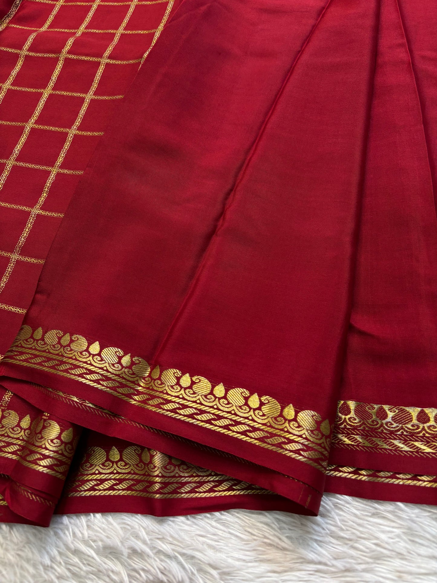 Chaya : Solid Maroon