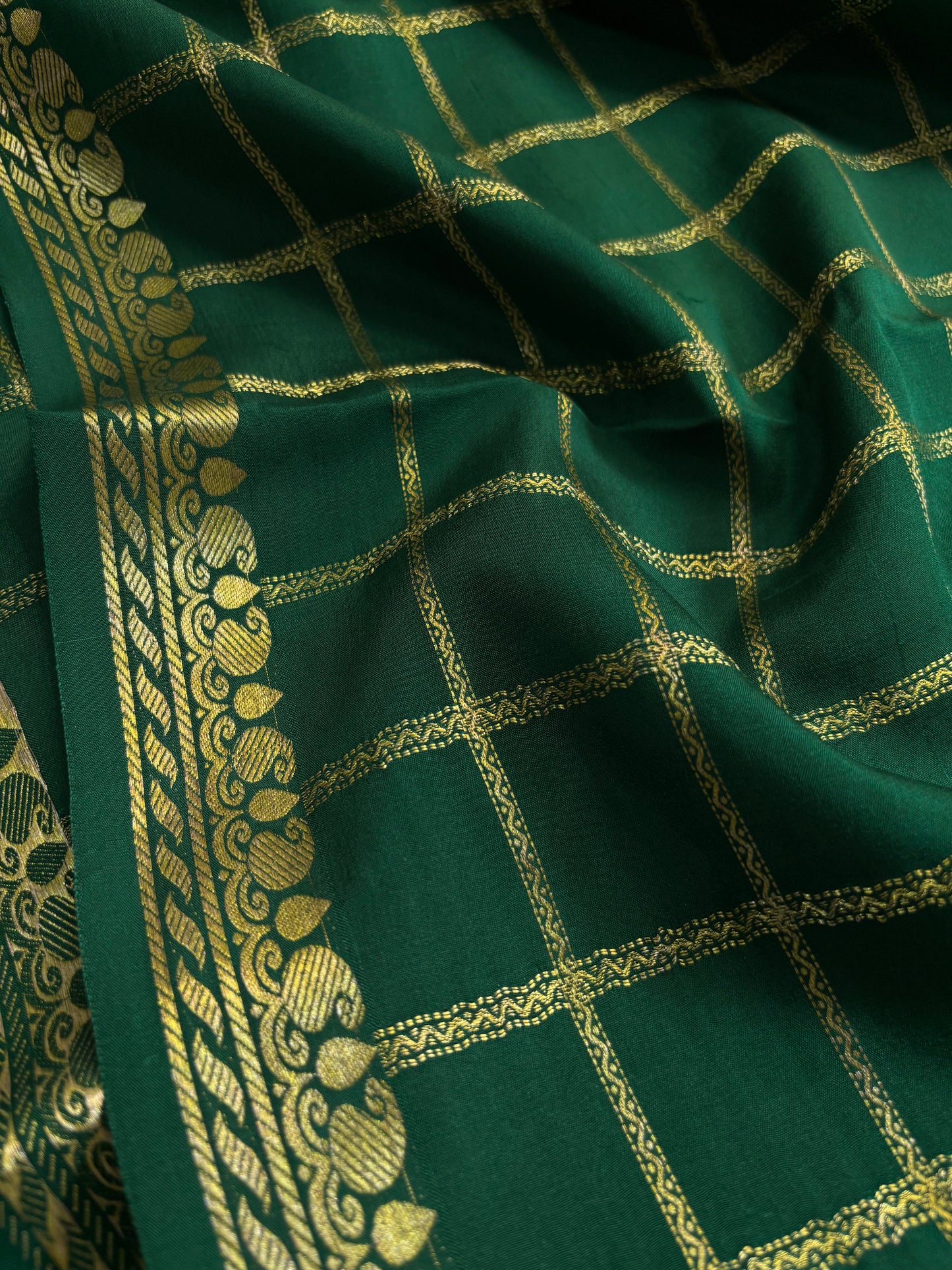 Chaya : Solid Bottle green